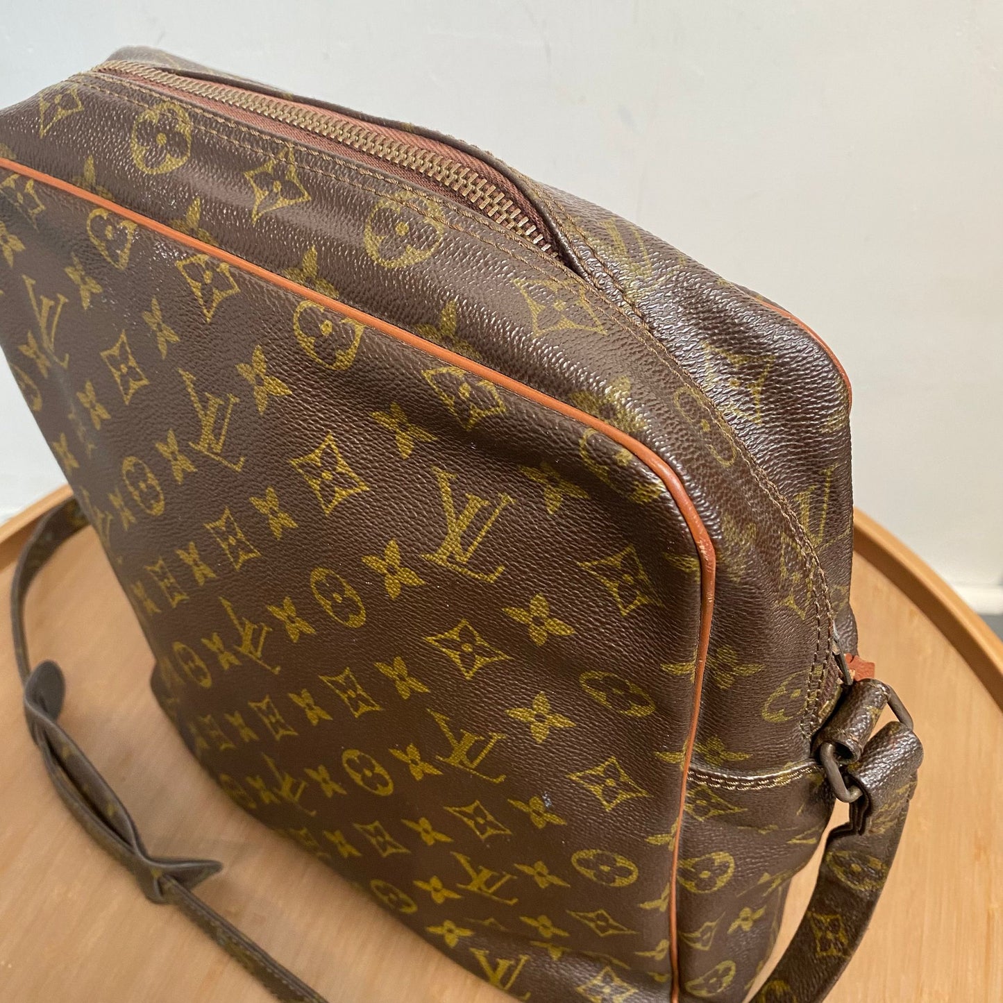 LV 老花斜孭袋