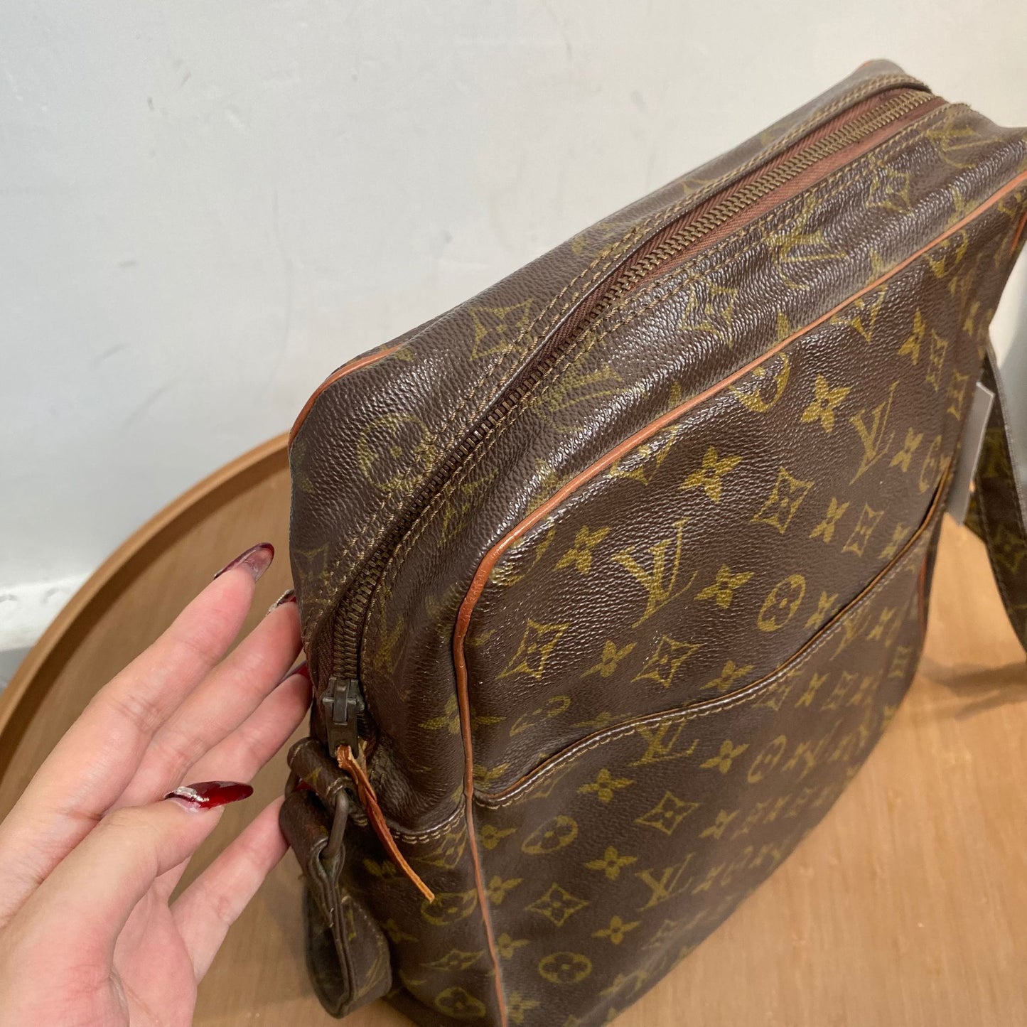 LV 老花斜孭袋