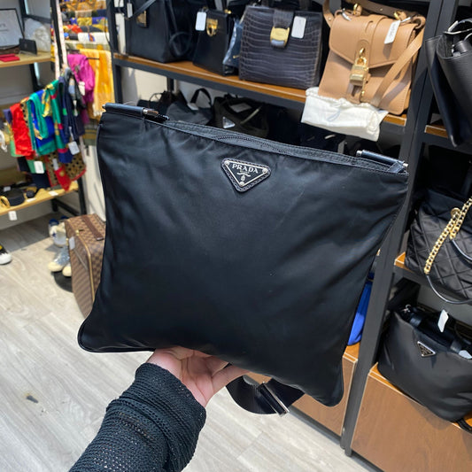PRADA 黑色斜孭袋