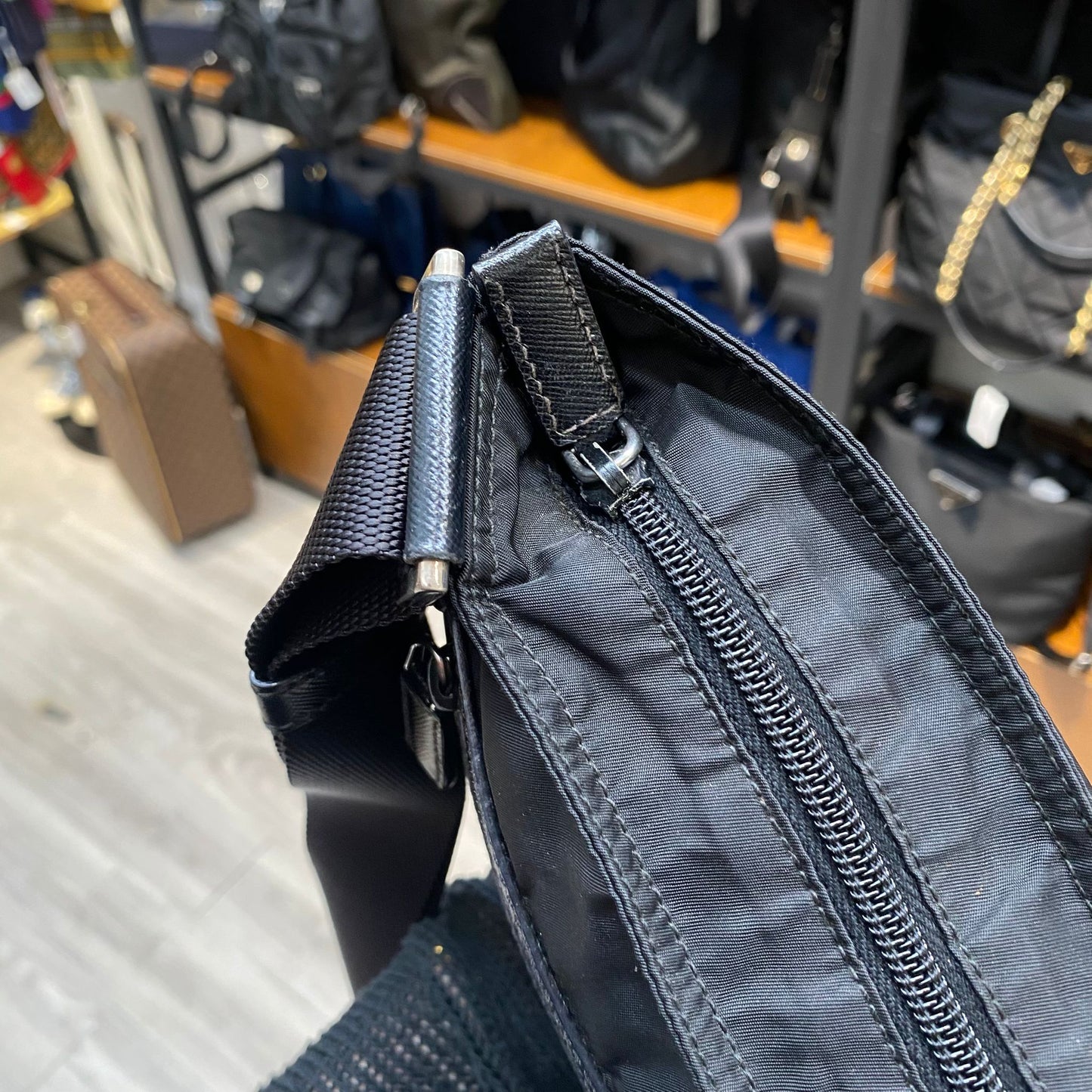 PRADA 黑色斜孭袋