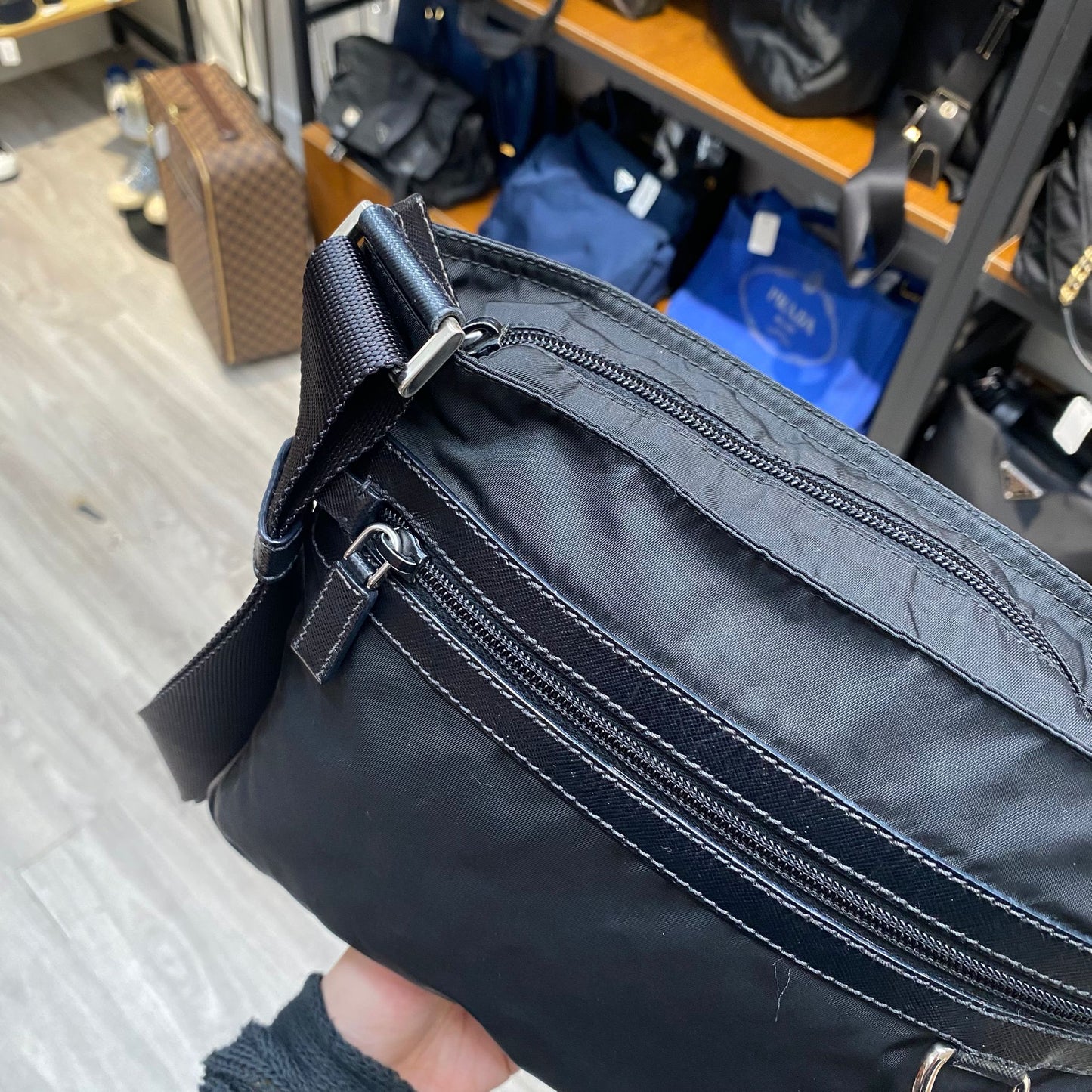 PRADA 黑色斜孭袋