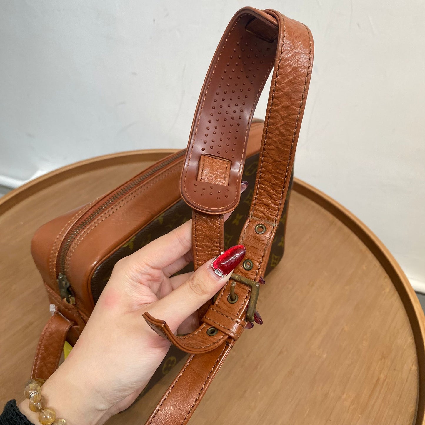 LV 老花斜孭袋