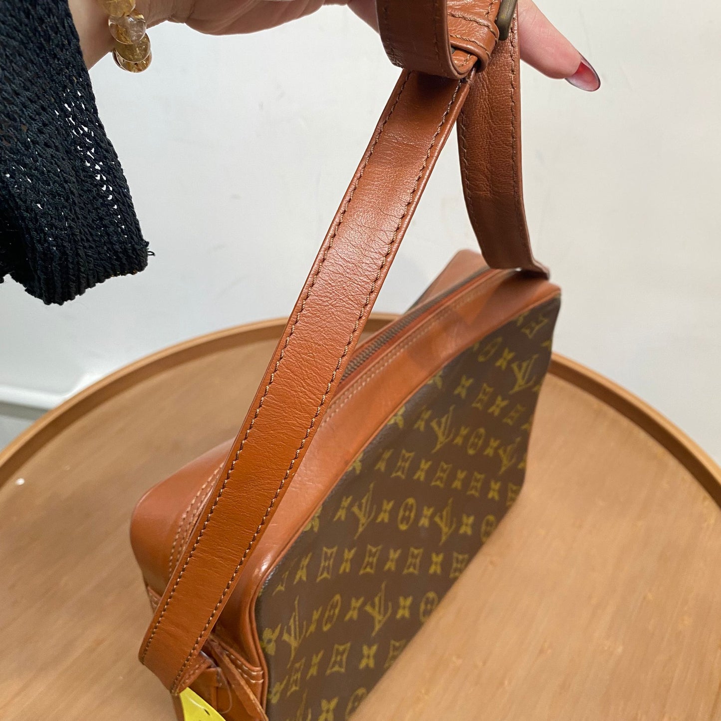 LV 老花斜孭袋