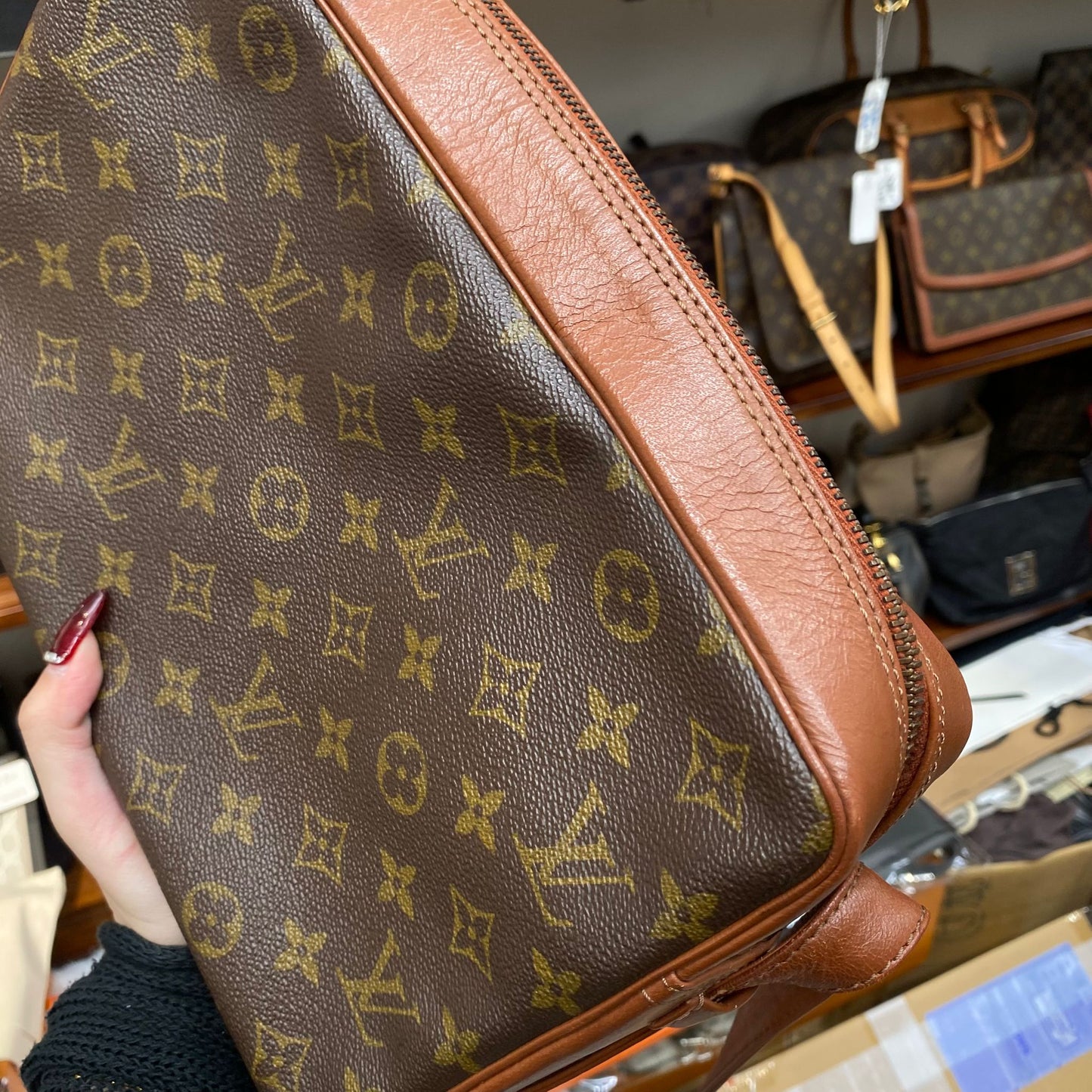 LV 老花斜孭袋