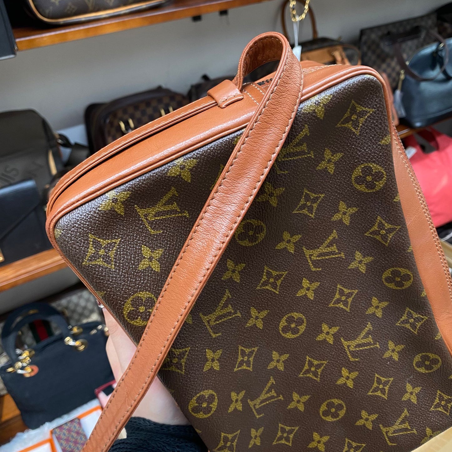LV 老花斜孭袋