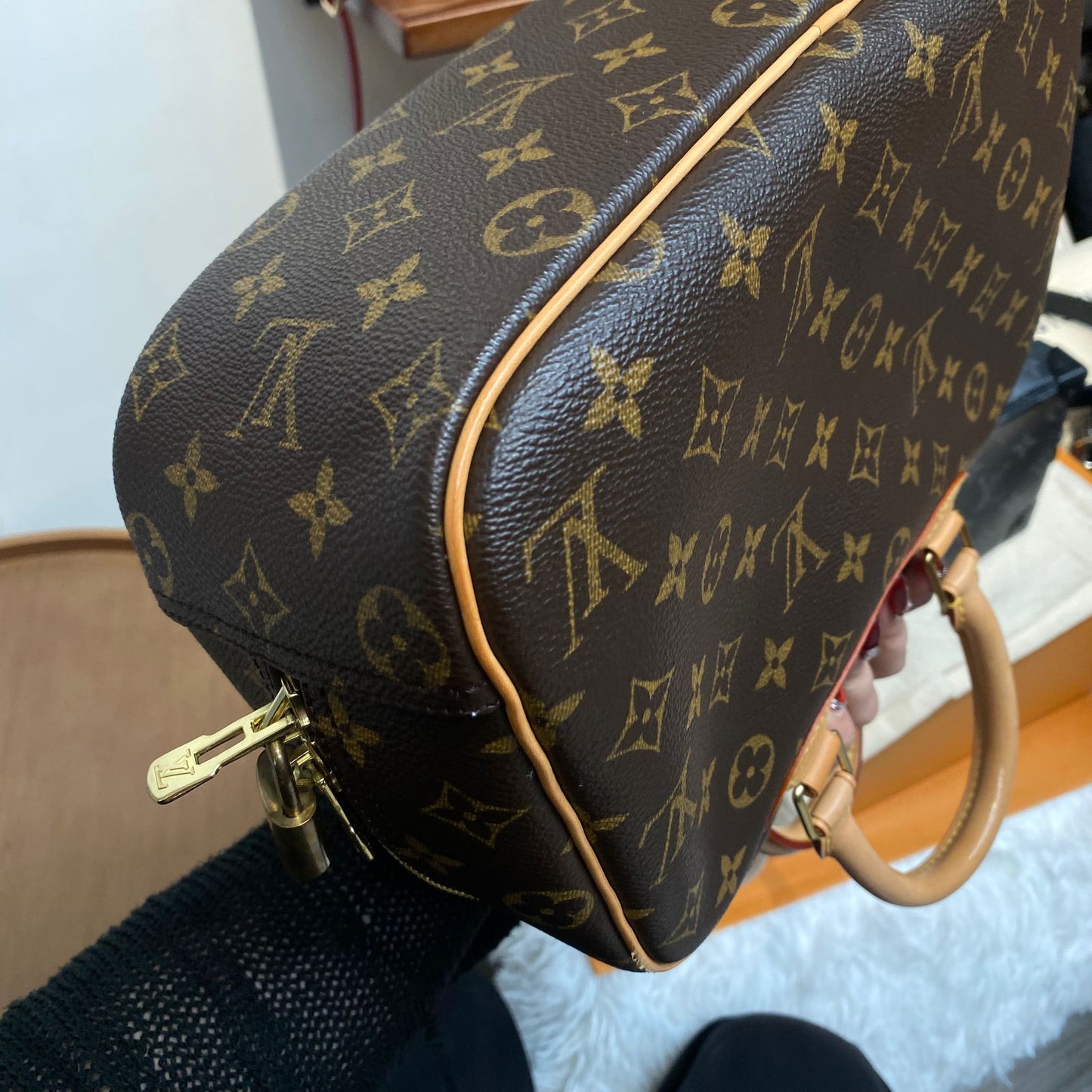 LV Trouville 手拿包