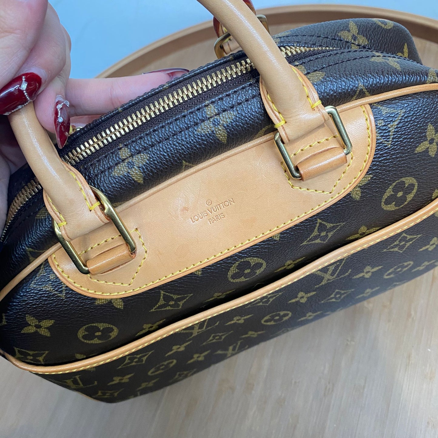 LV Trouville 手拿包
