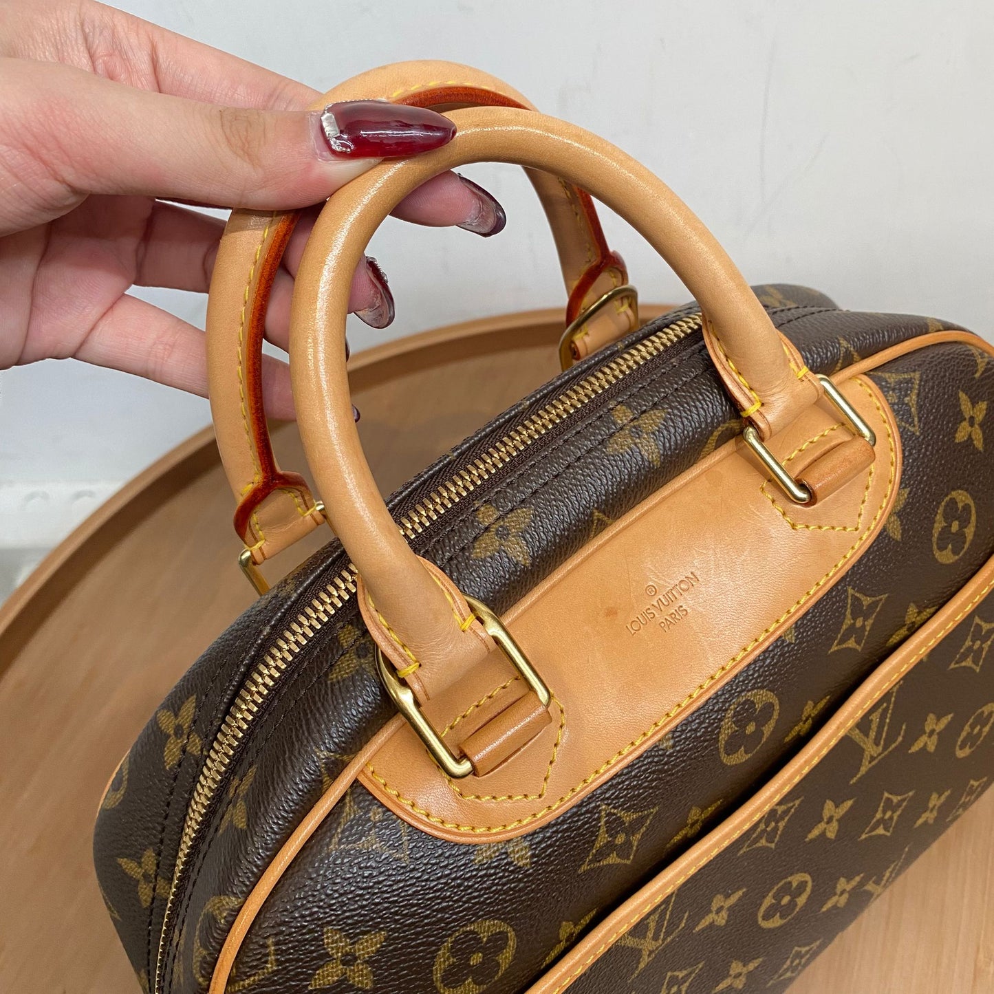 LV Trouville 手拿包