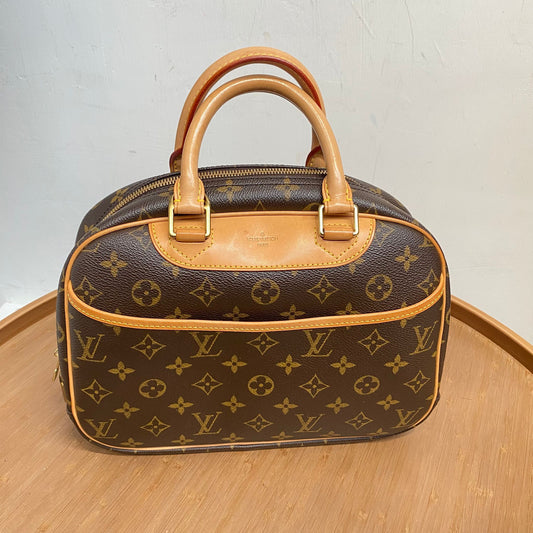 LV Trouville 手拿包