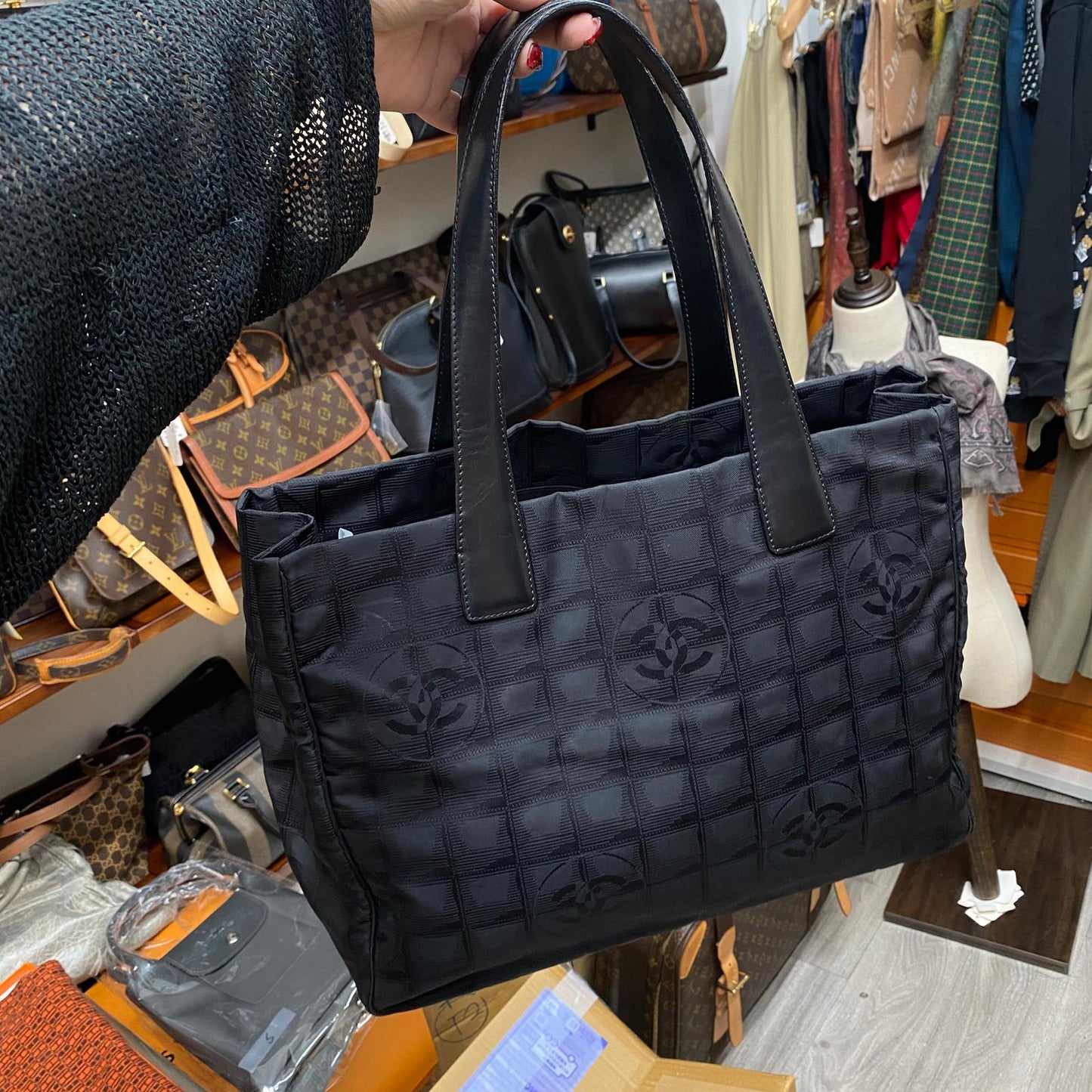Chanel 冰格 Tote 有貼