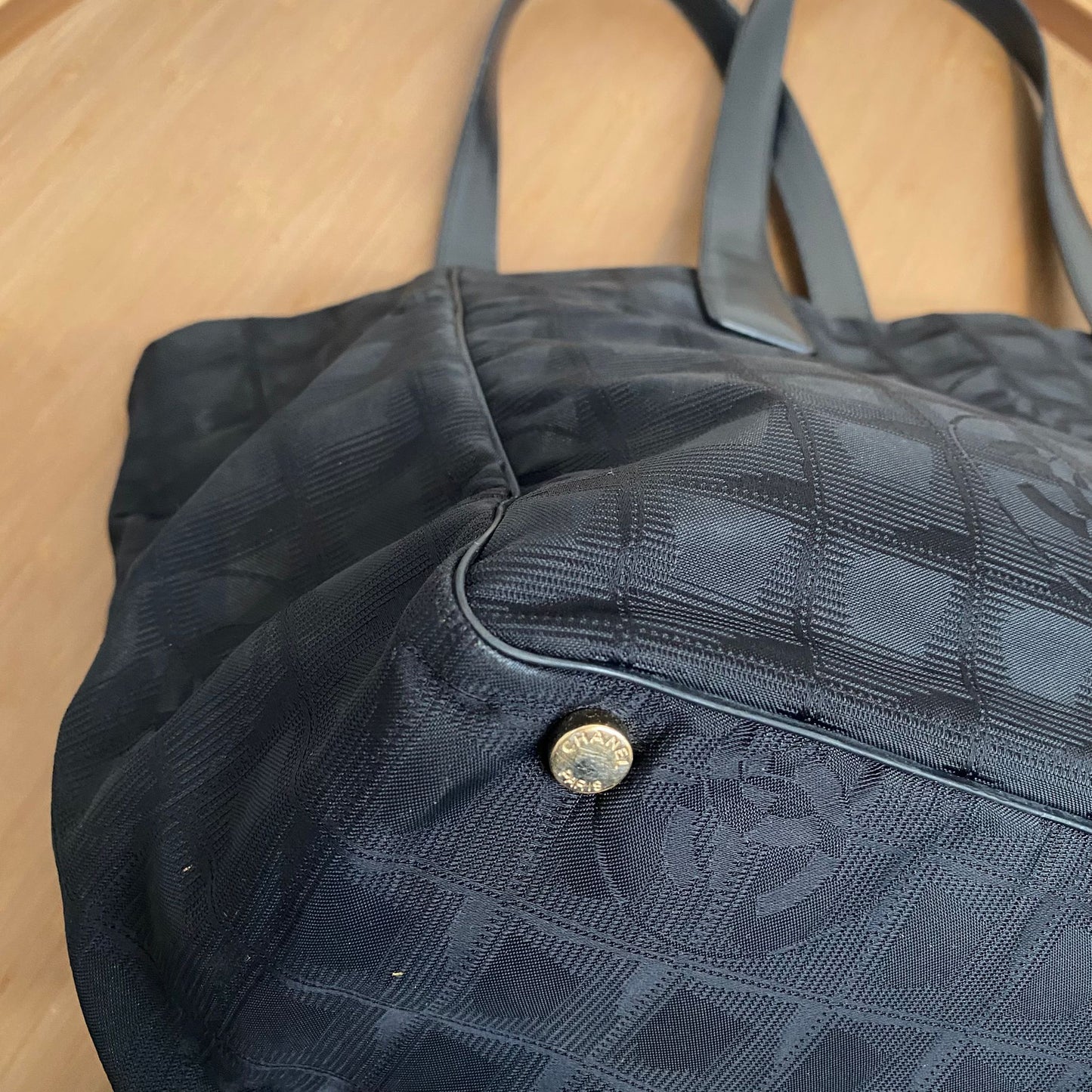 Chanel 冰格 Tote 有貼