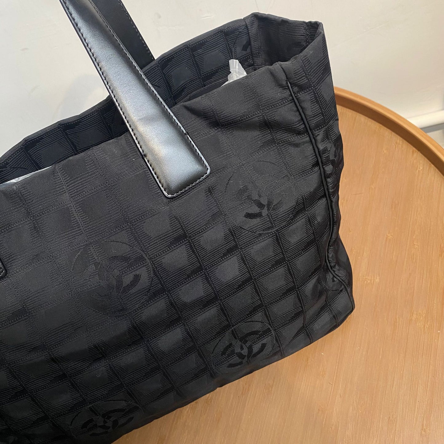 Chanel 冰格 Tote 有貼