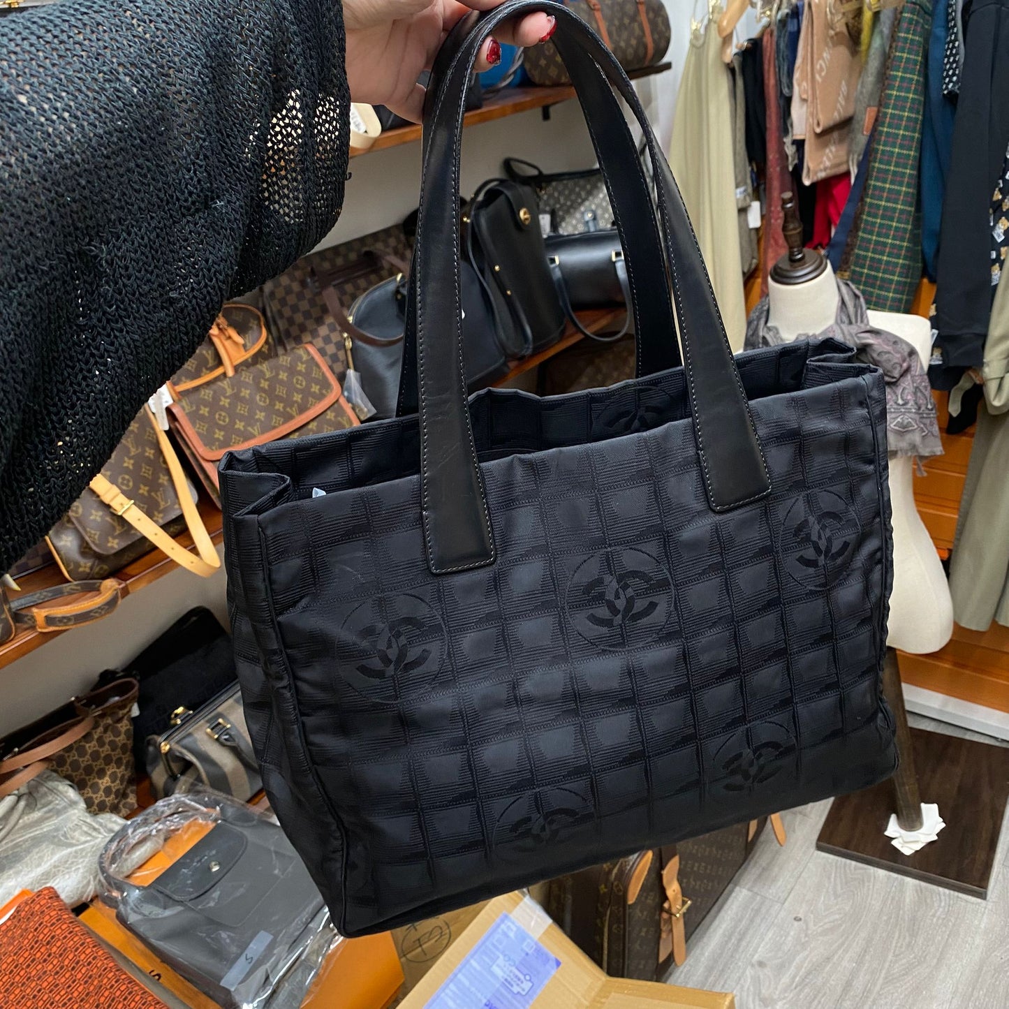 Chanel 冰格 Tote 有貼