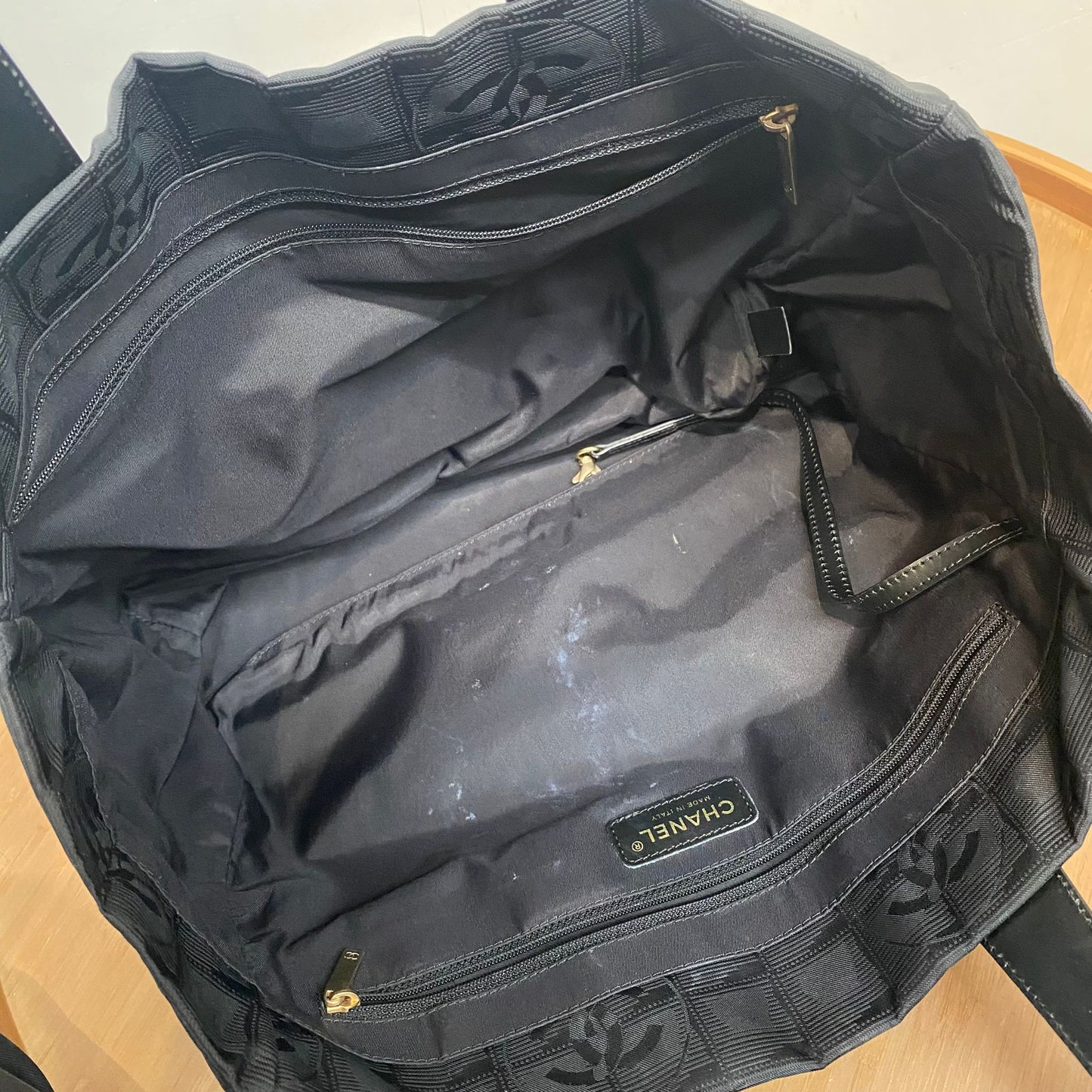 Chanel 冰格 Tote 有貼