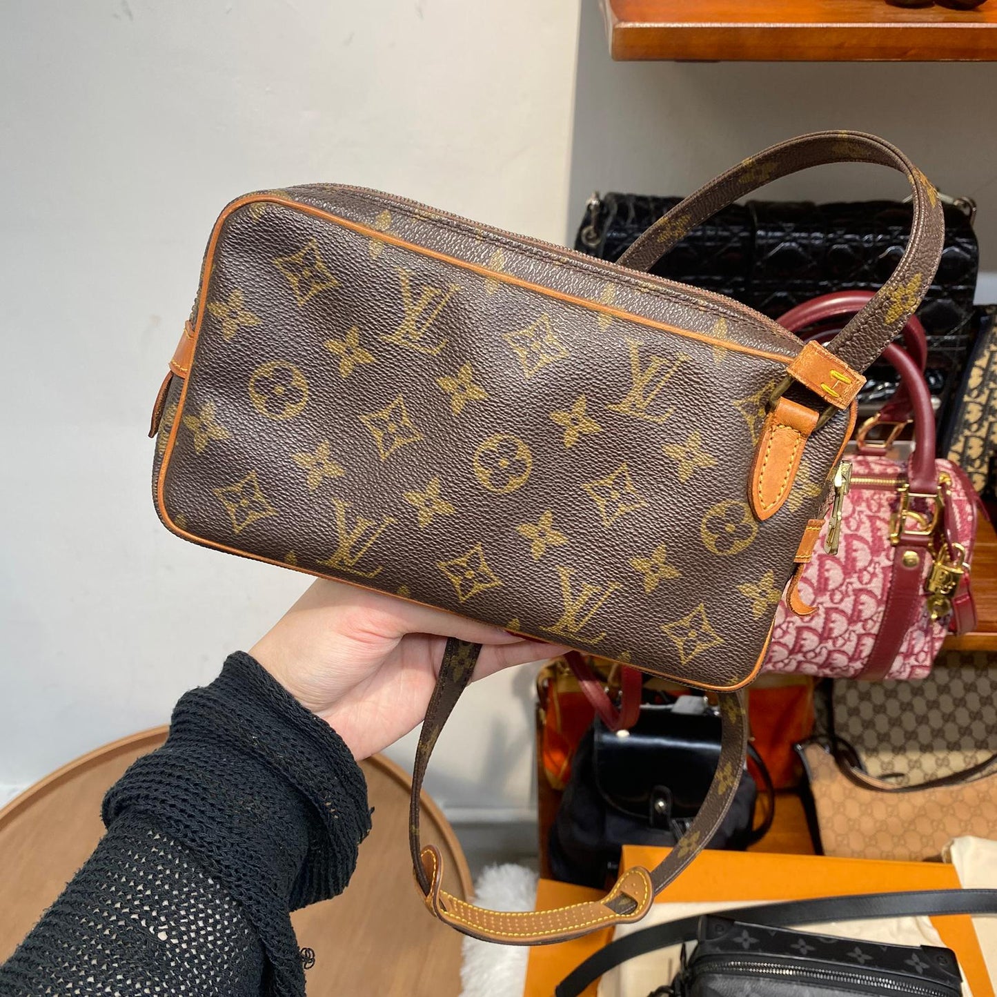 LV 老花斜孭袋