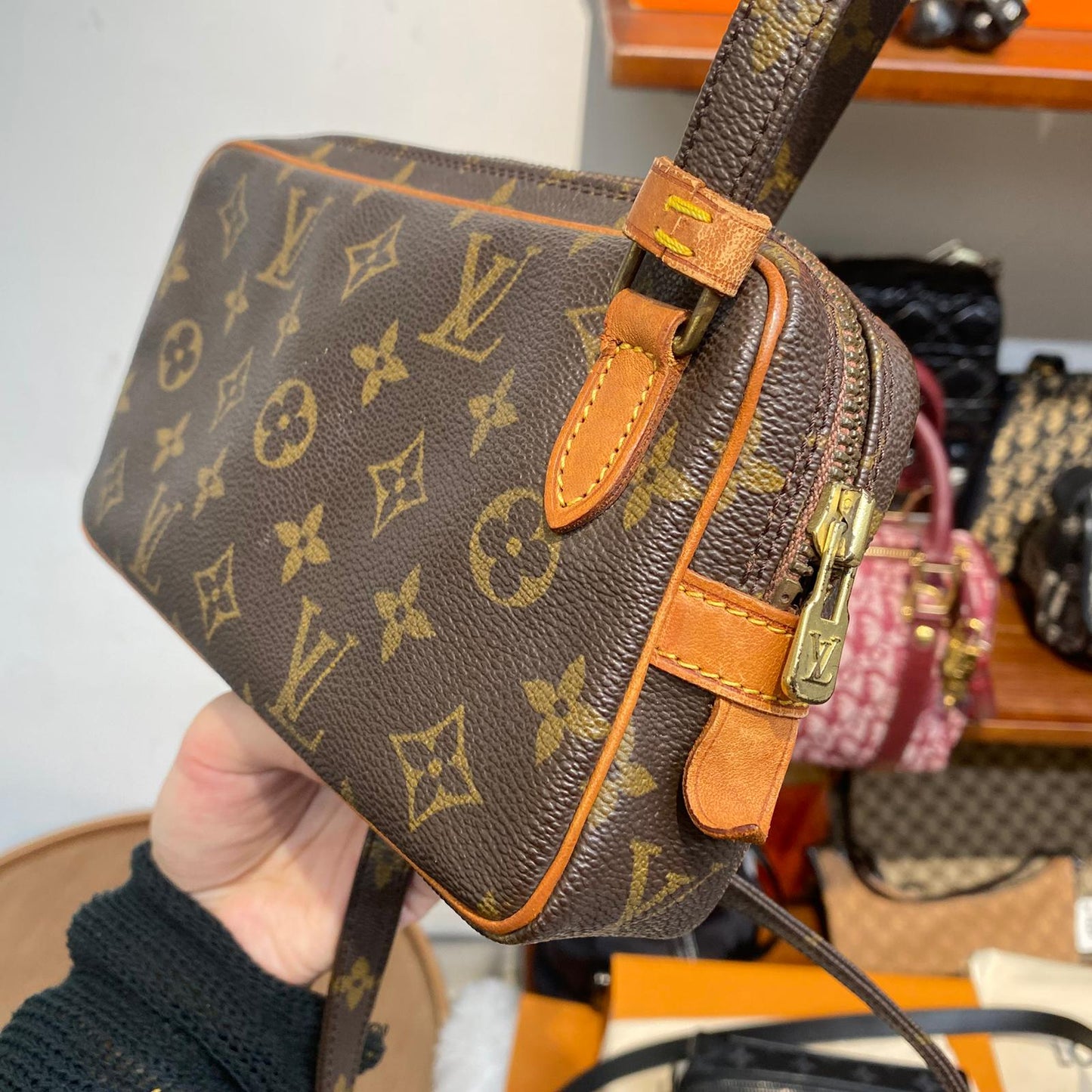 LV 老花斜孭袋