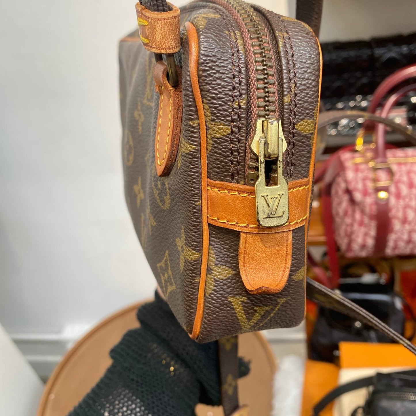 LV 老花斜孭袋