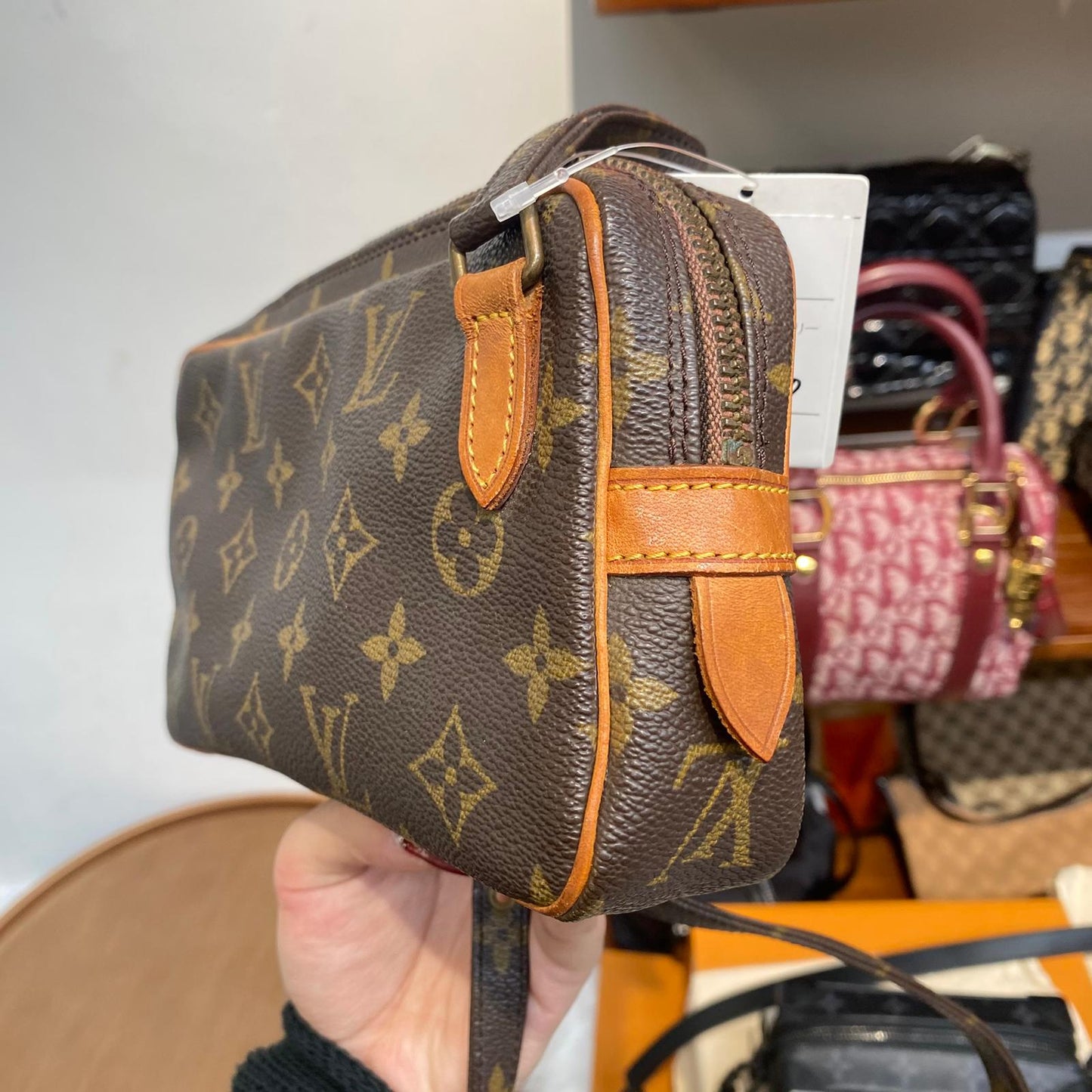 LV 老花斜孭袋