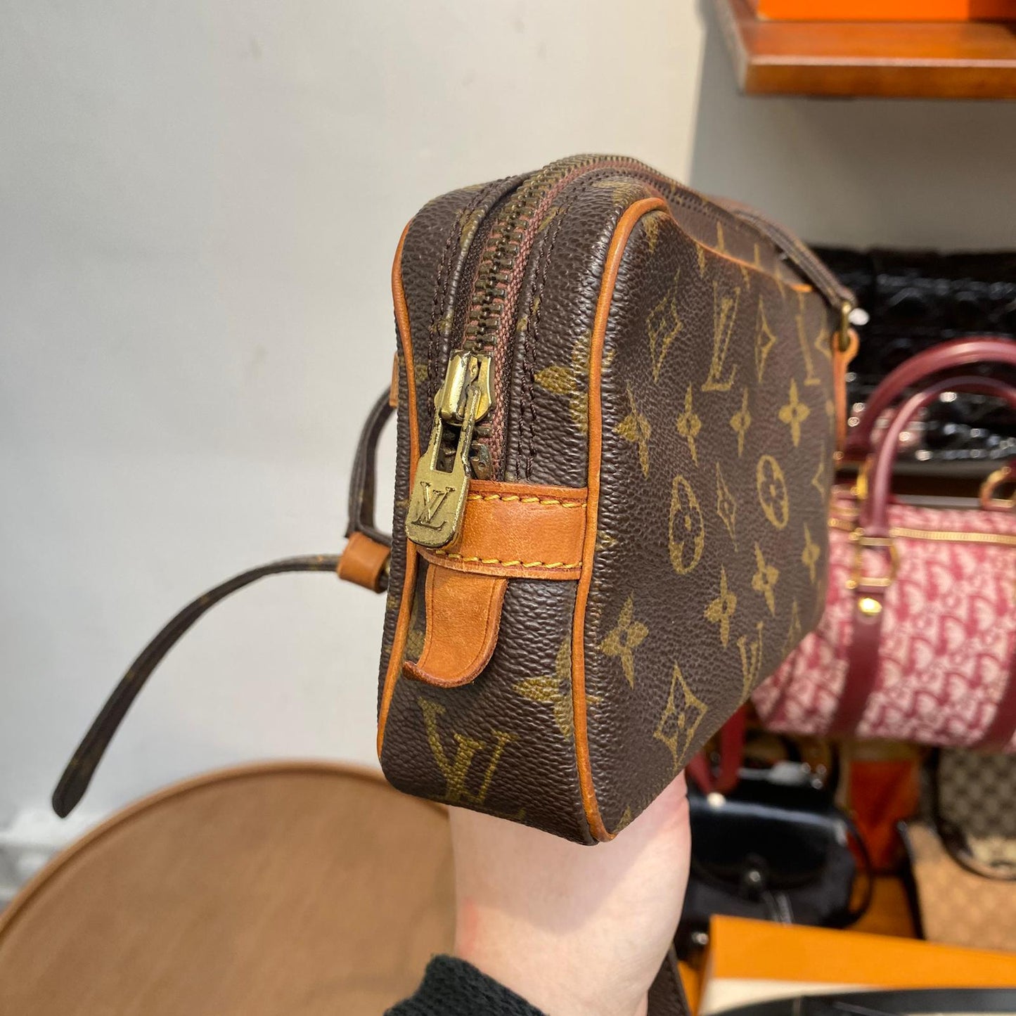 LV 老花斜孭袋