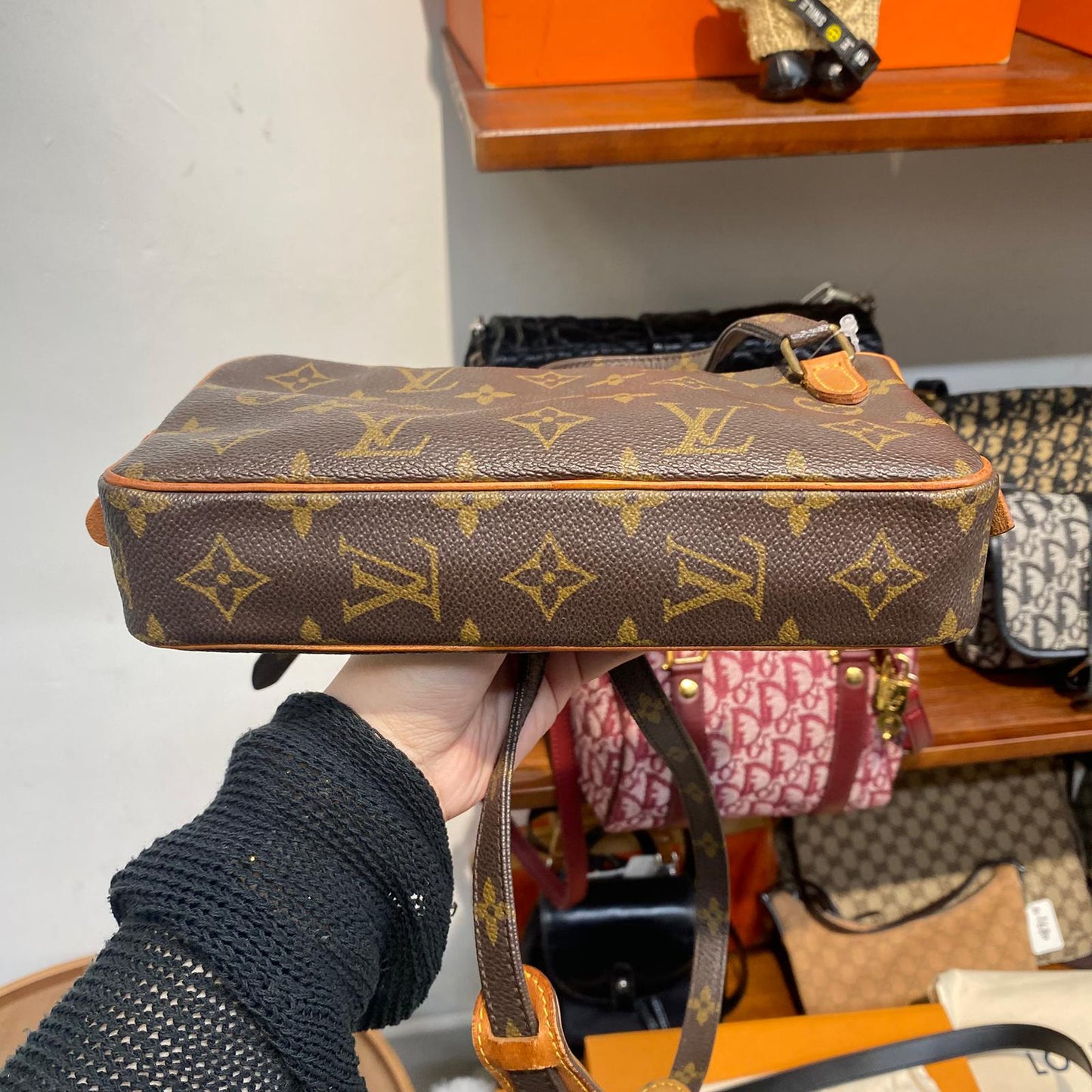 LV 老花斜孭袋