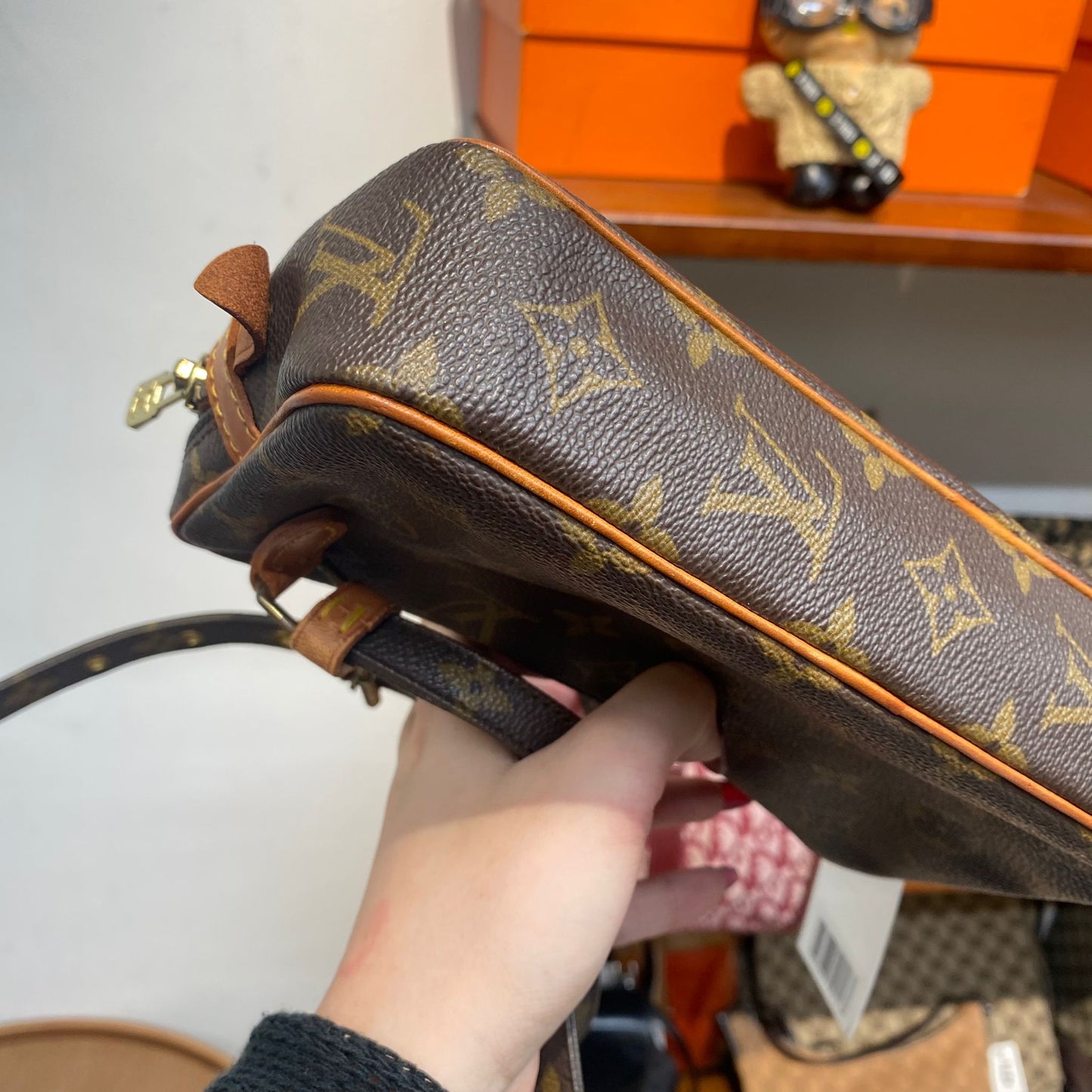 LV 老花斜孭袋