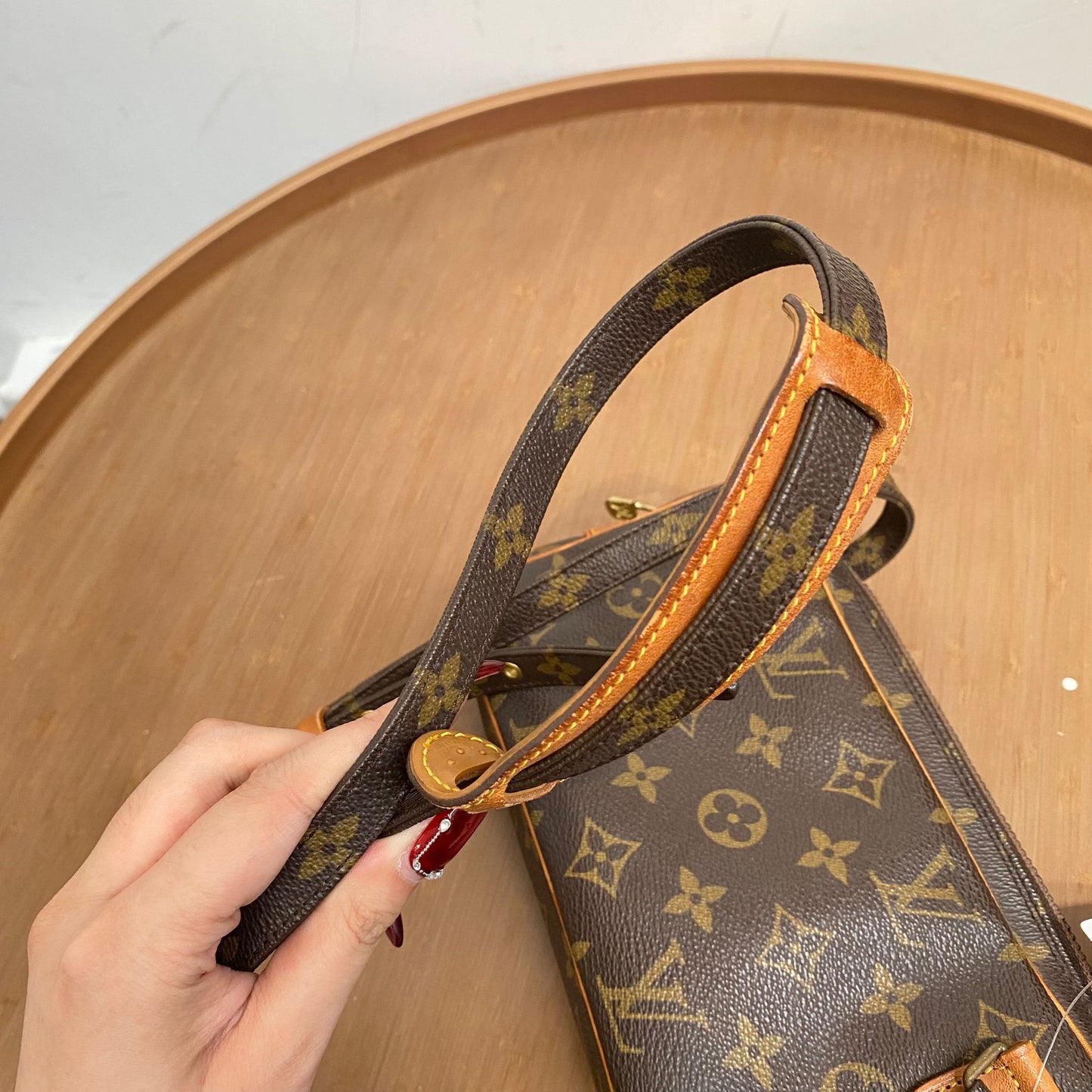 LV 老花斜孭袋