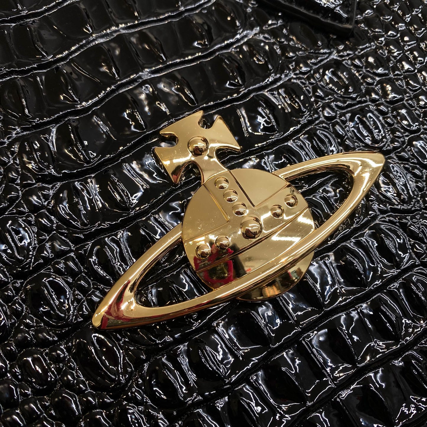 VIVIENNE WESTWOOD 心心手挽袋