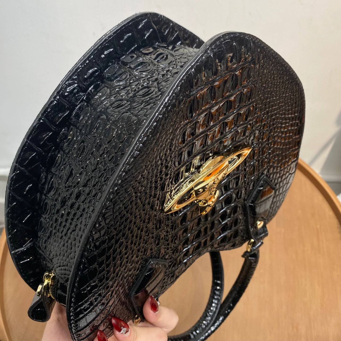 VIVIENNE WESTWOOD 心心手挽袋
