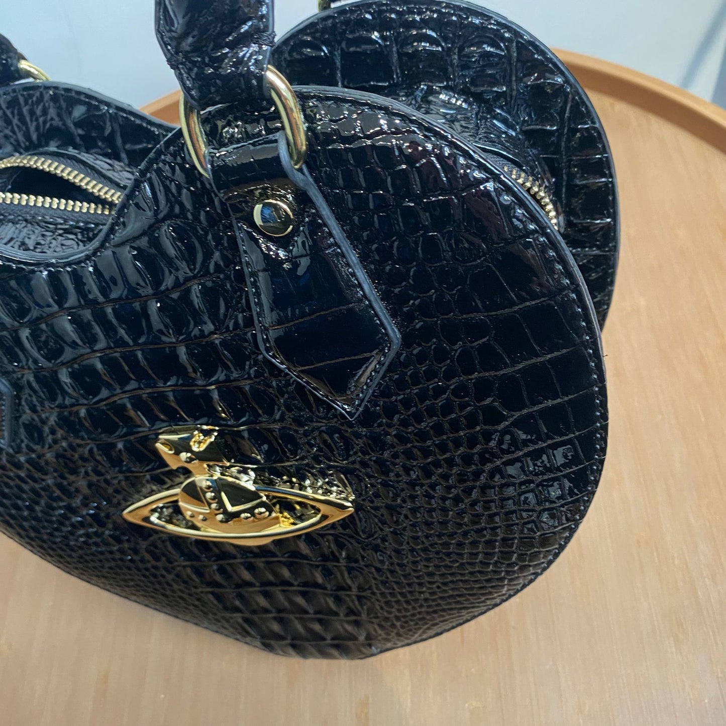 VIVIENNE WESTWOOD 心心手挽袋
