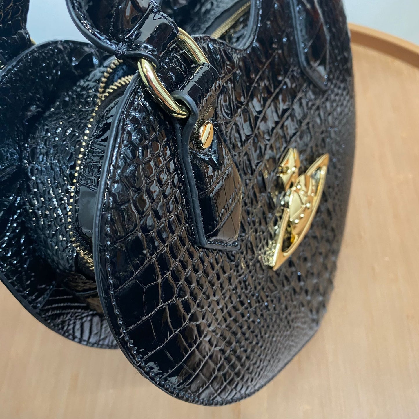 VIVIENNE WESTWOOD 心心手挽袋