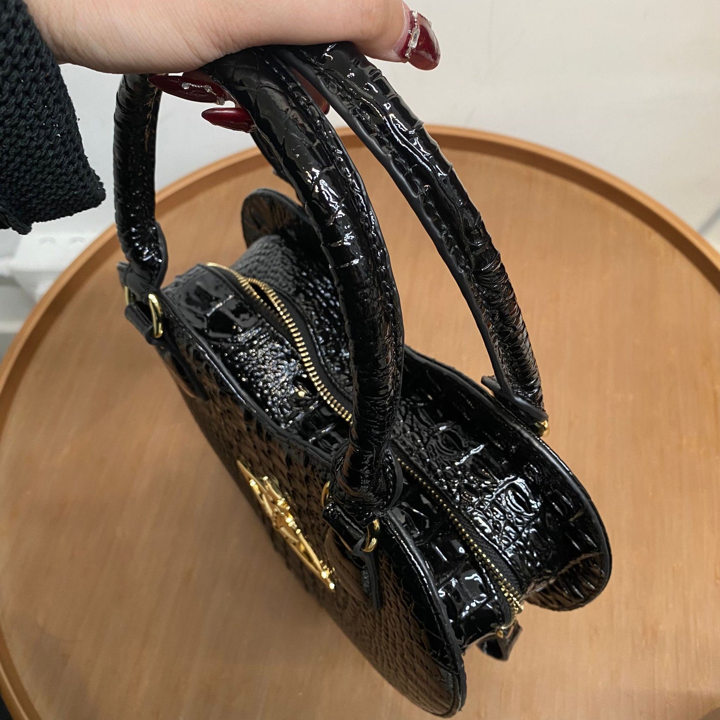 VIVIENNE WESTWOOD 心心手挽袋