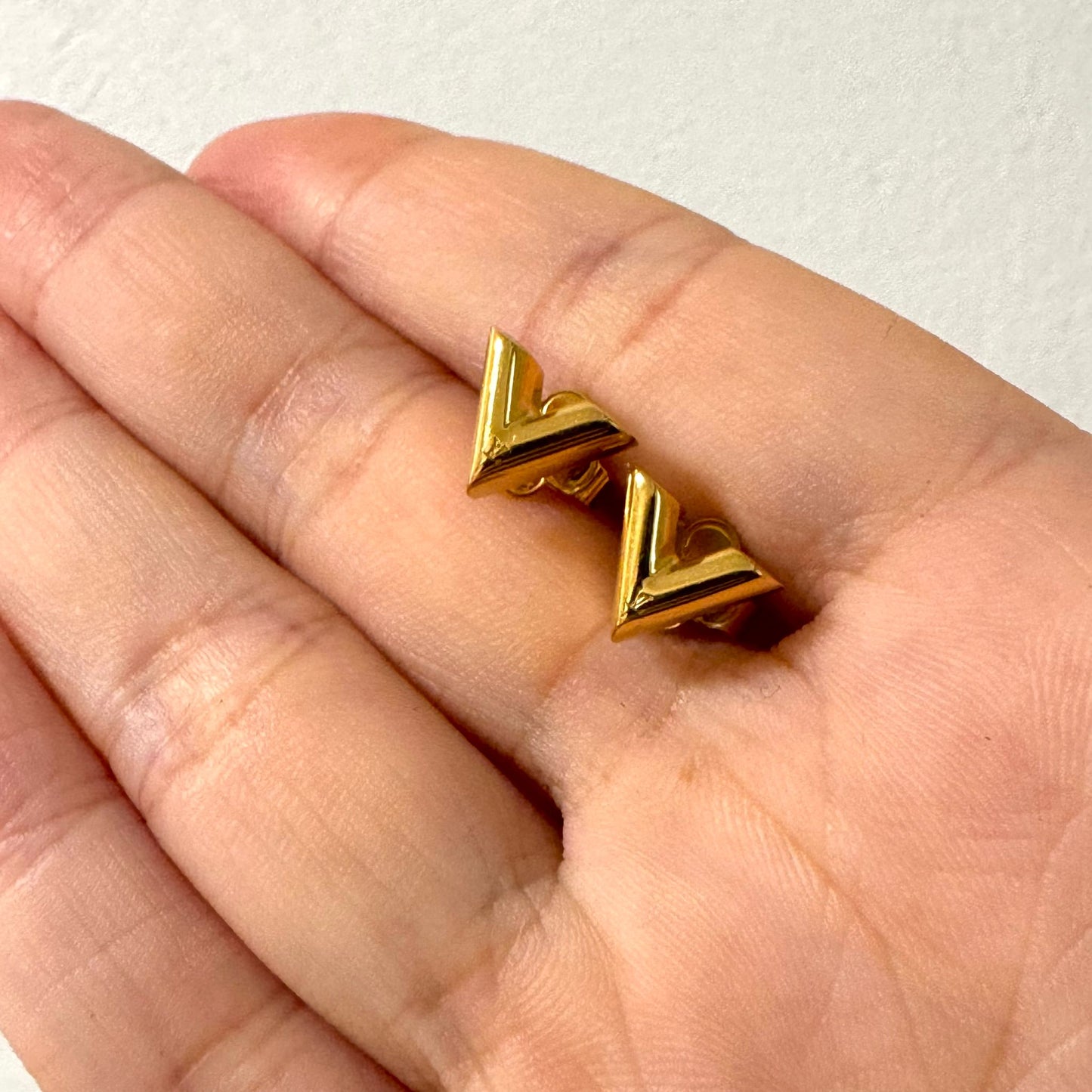 LV 耳環 (耳針針) 有盒、塵袋