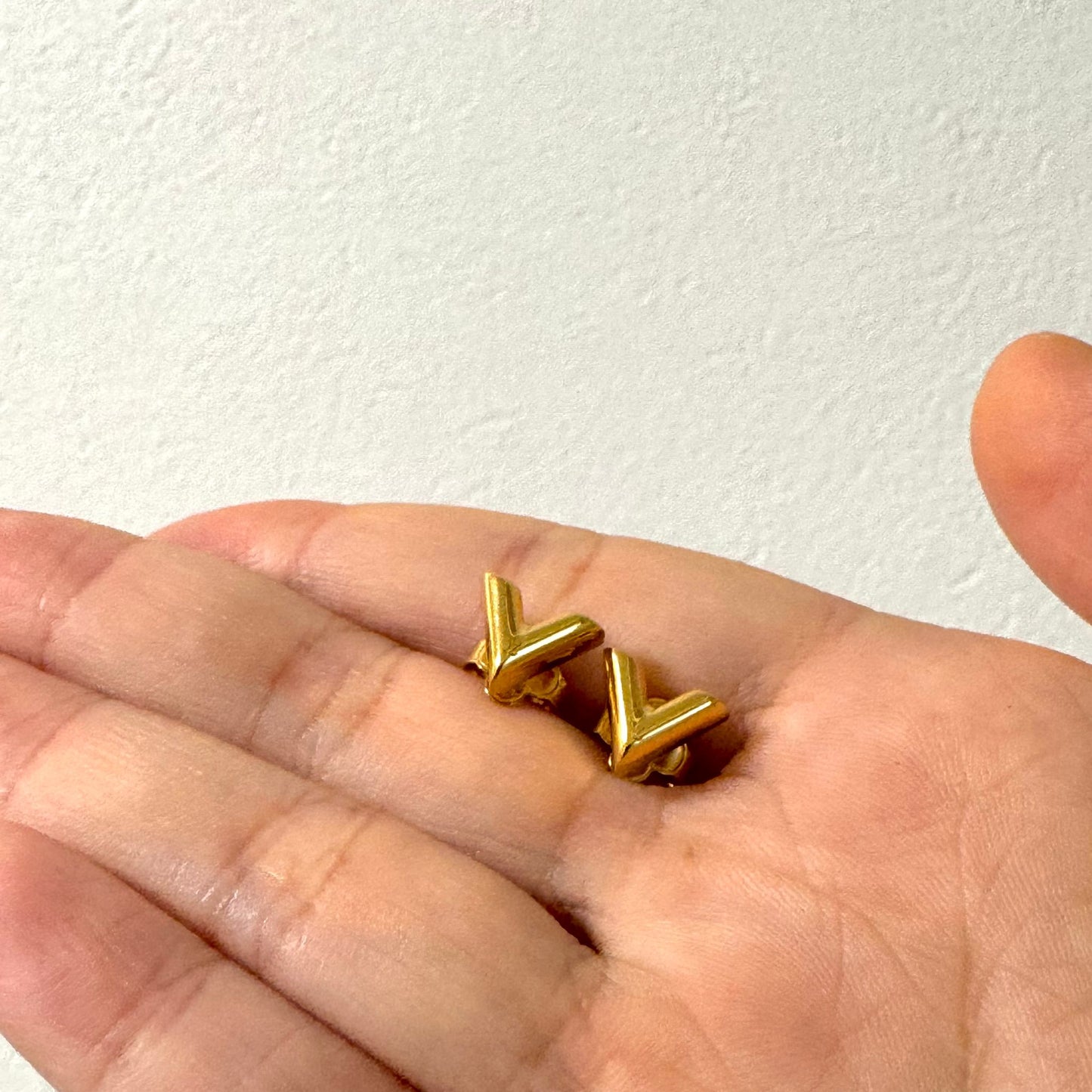 LV 耳環 (耳針針) 有盒、塵袋