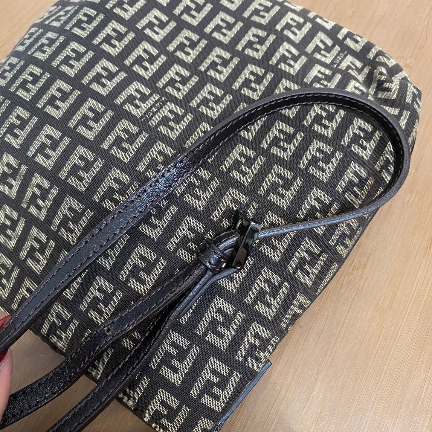 FENDI 老花斜孭袋