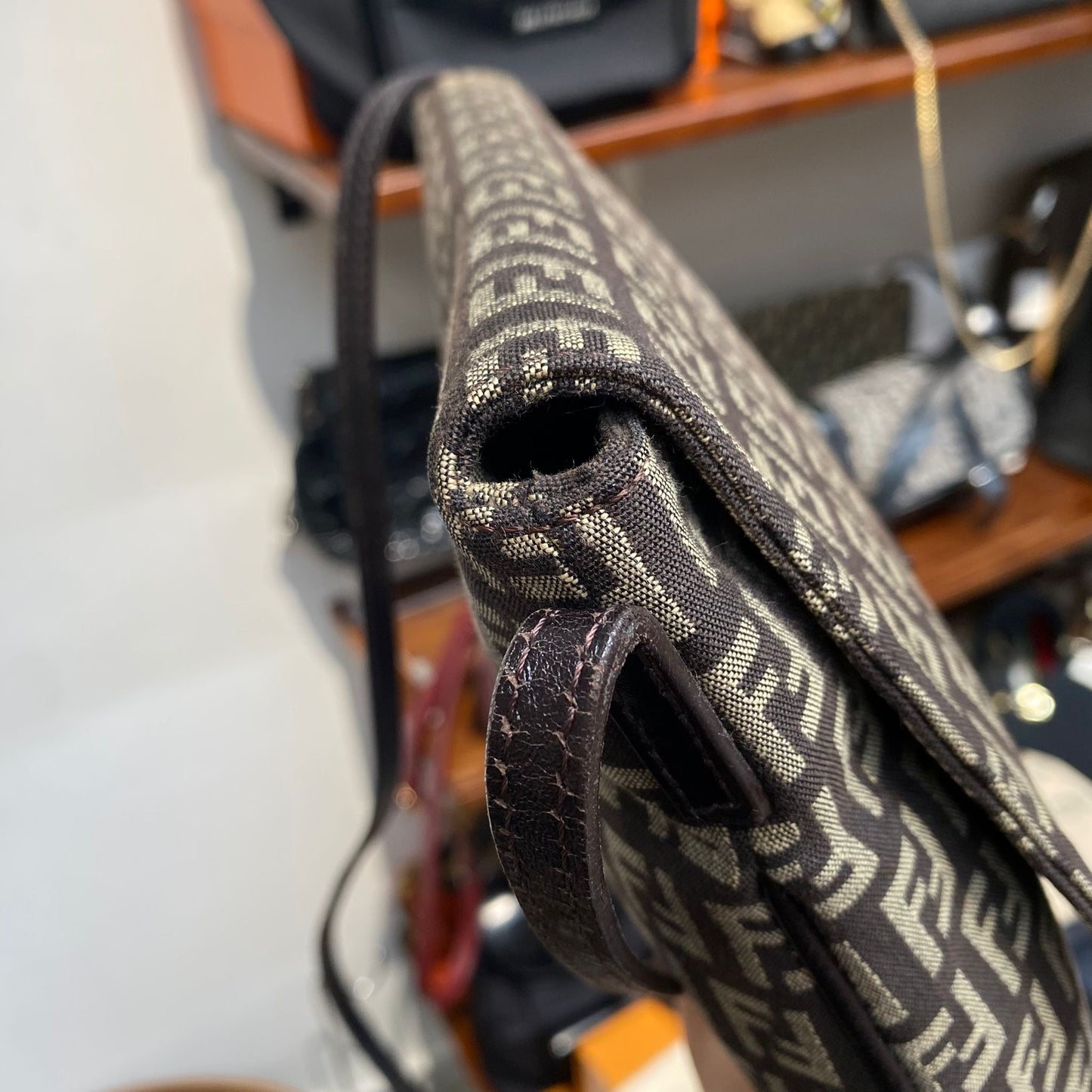 FENDI 老花斜孭袋