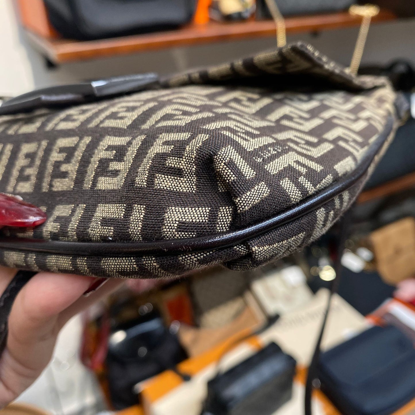 FENDI 老花斜孭袋