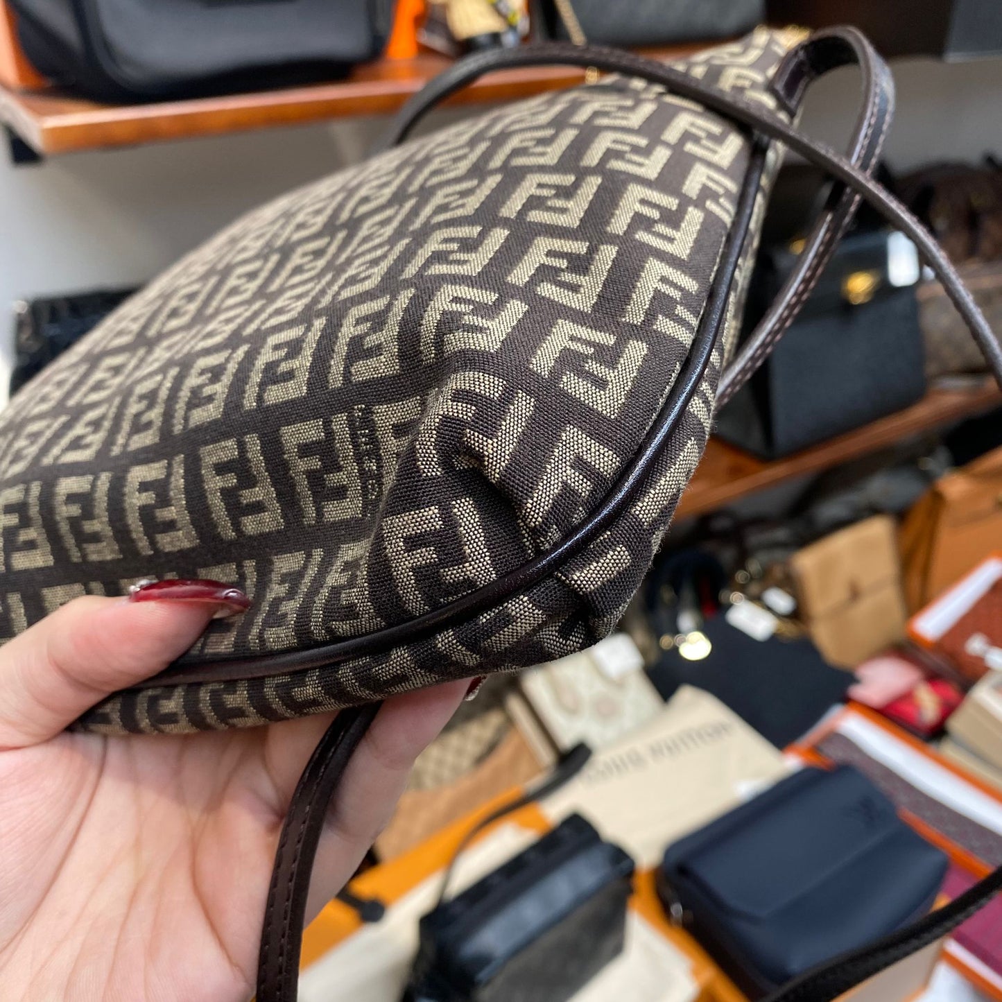 FENDI 老花斜孭袋
