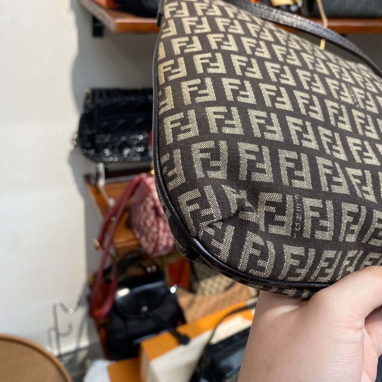 FENDI 老花斜孭袋