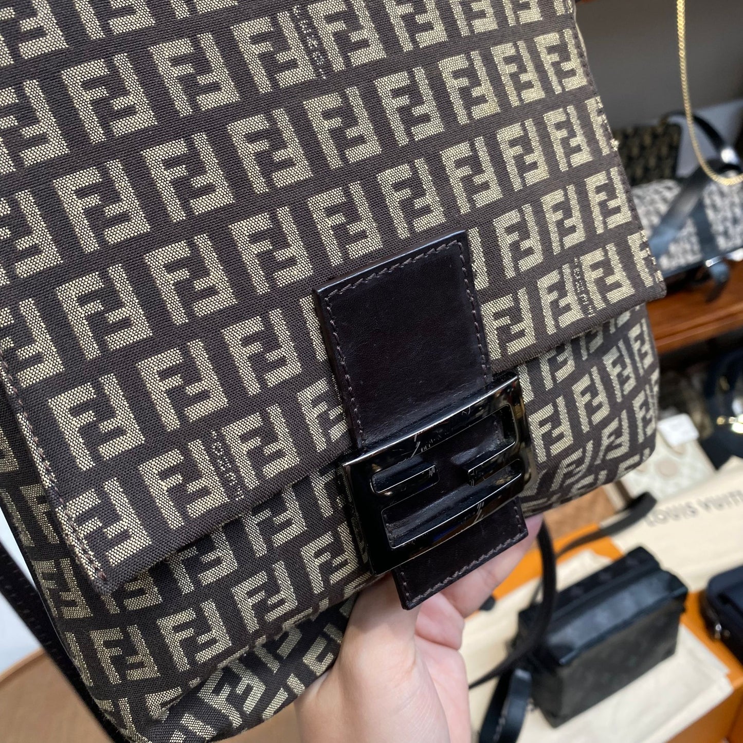 FENDI 老花斜孭袋