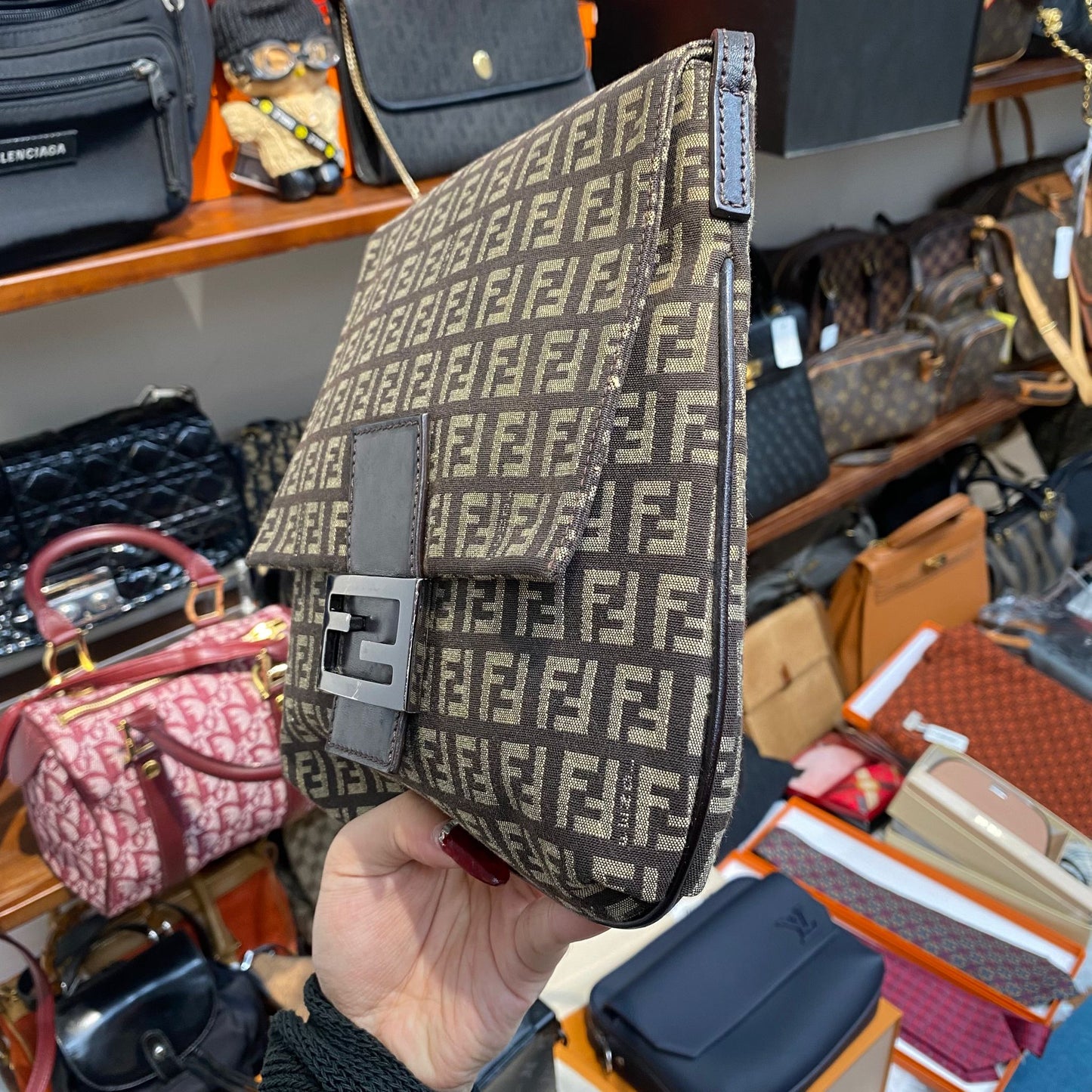 FENDI 老花斜孭袋