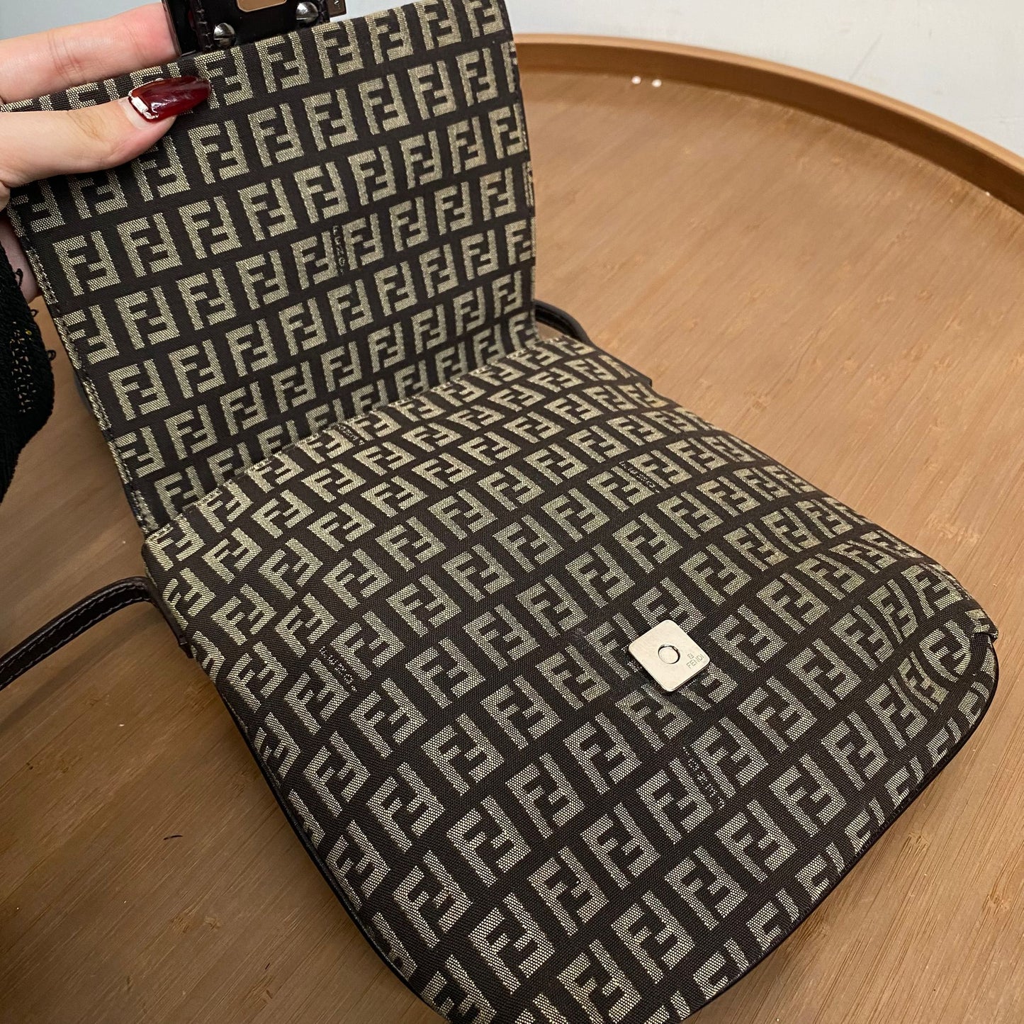 FENDI 老花斜孭袋