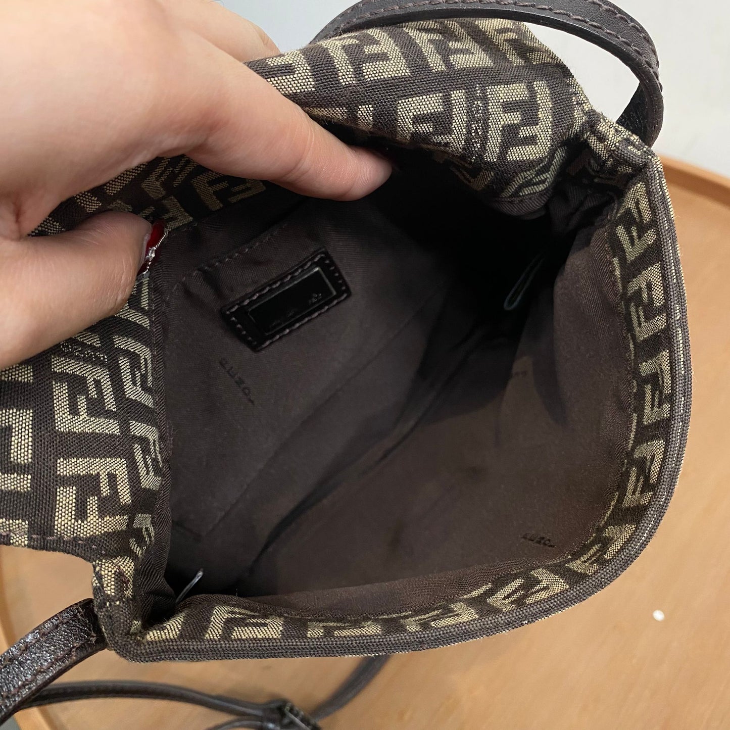 FENDI 老花斜孭袋