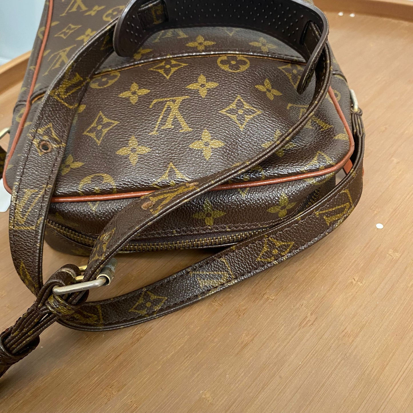 LV 斜孭袋