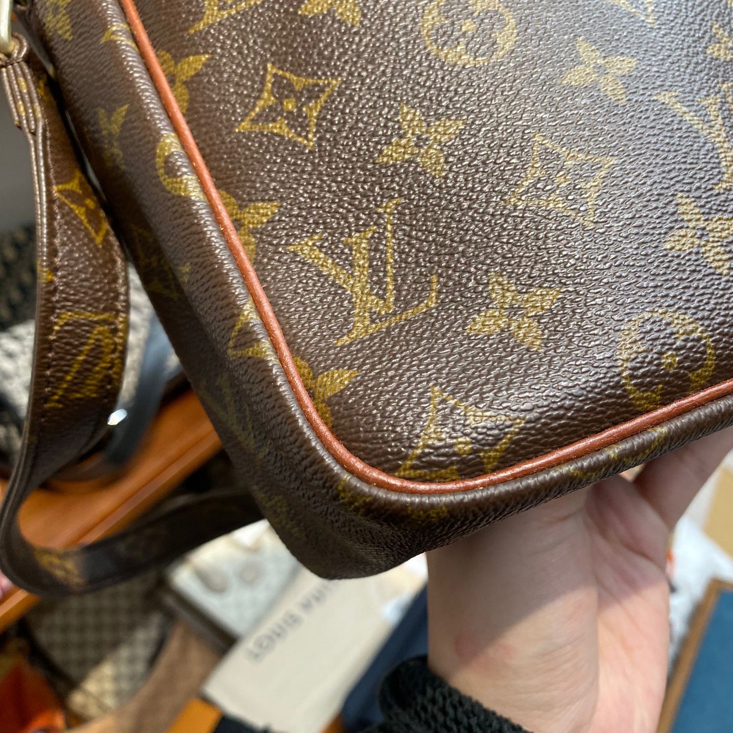 LV 斜孭袋