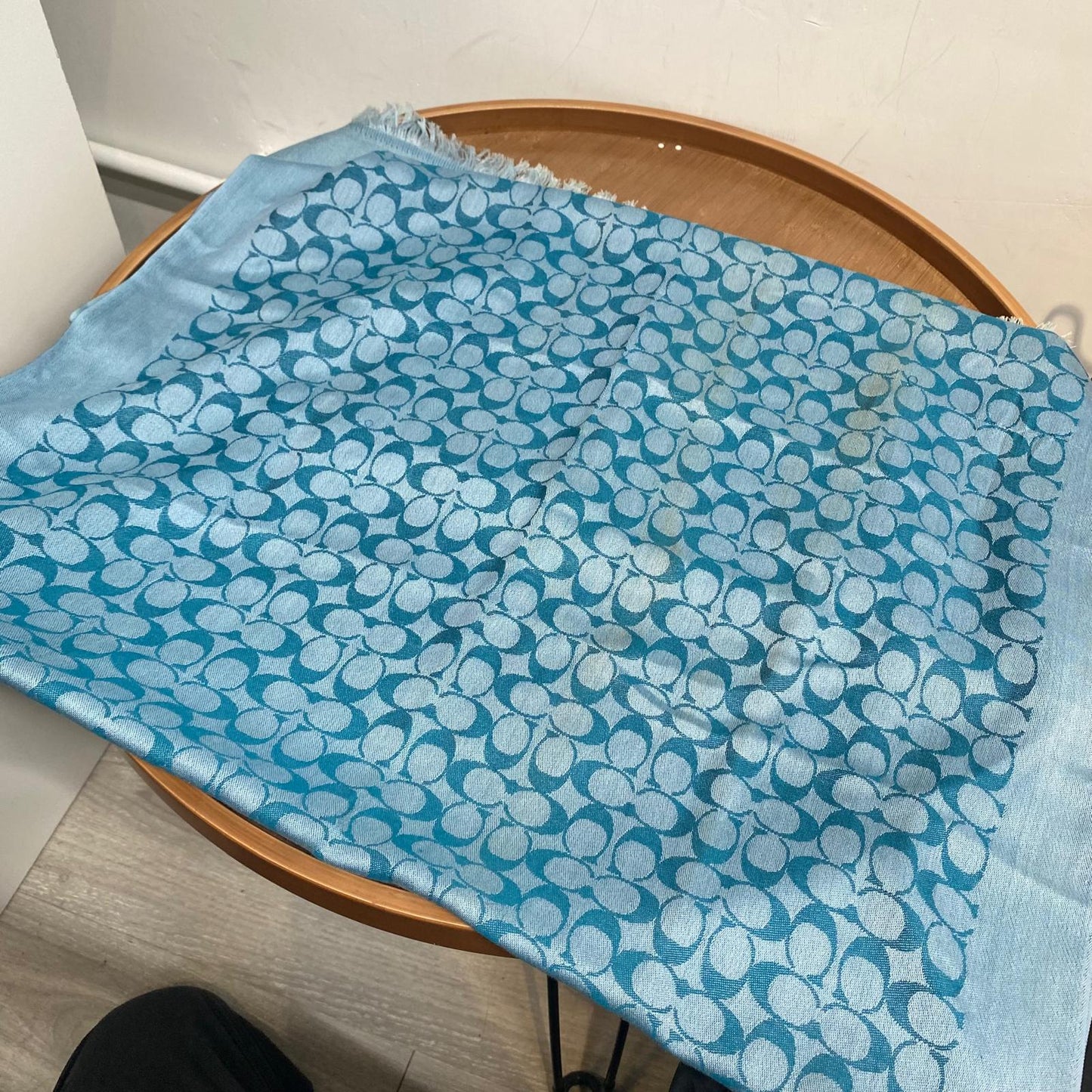 Coach 薄頸巾