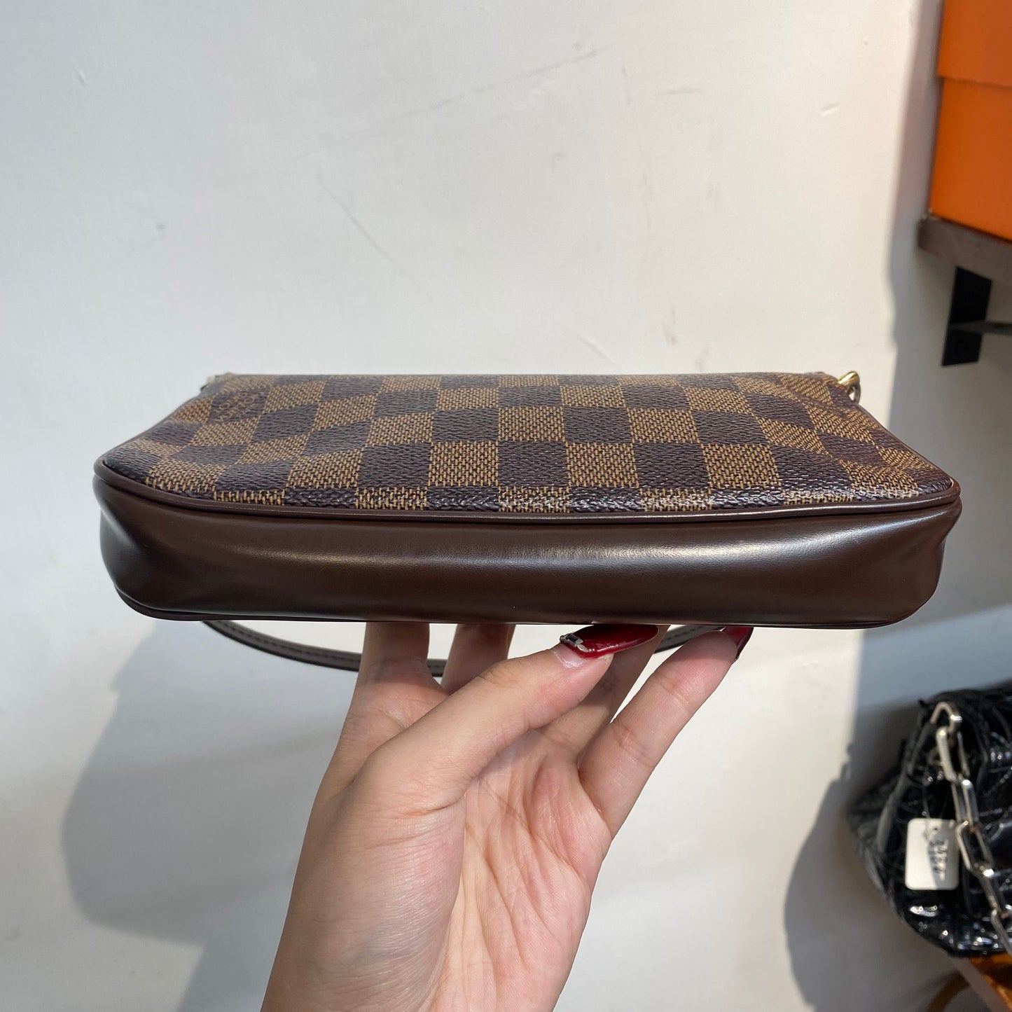 LV 棋盤腋下包