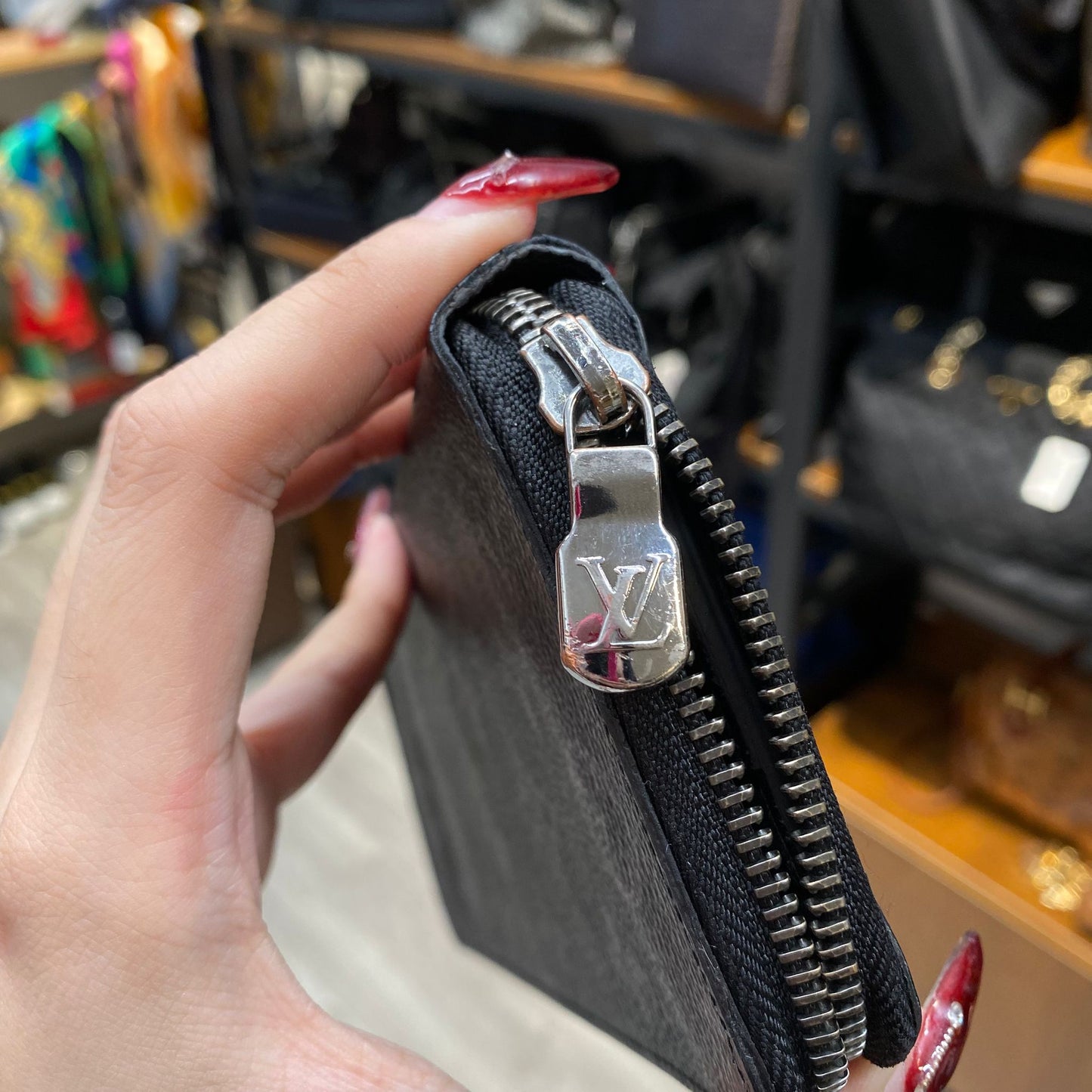 LV 黑花長銀包 有盒