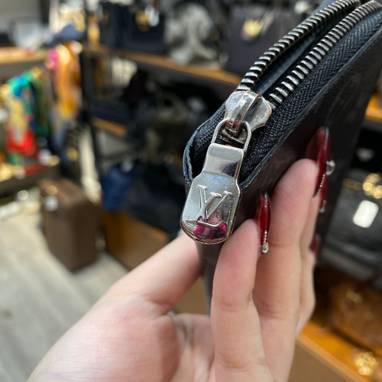 LV 黑花長銀包 有盒