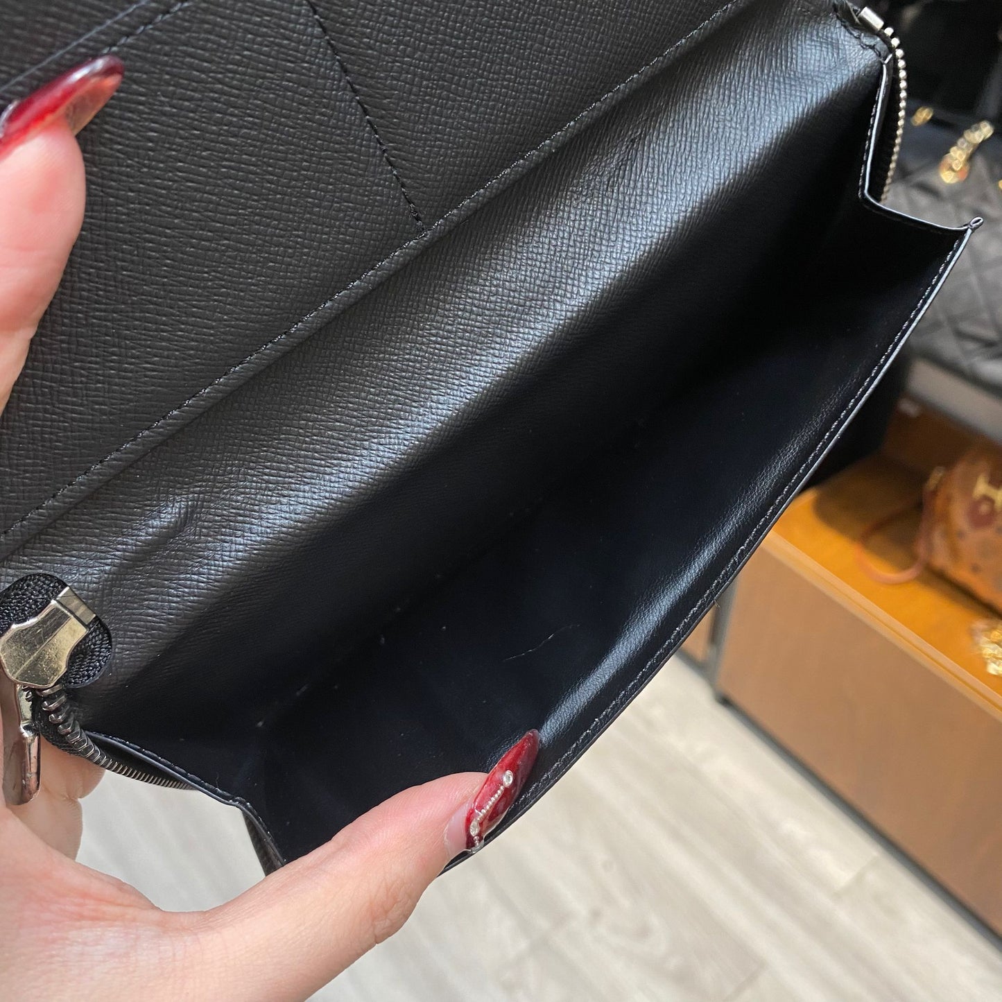 LV 黑花長銀包 有盒