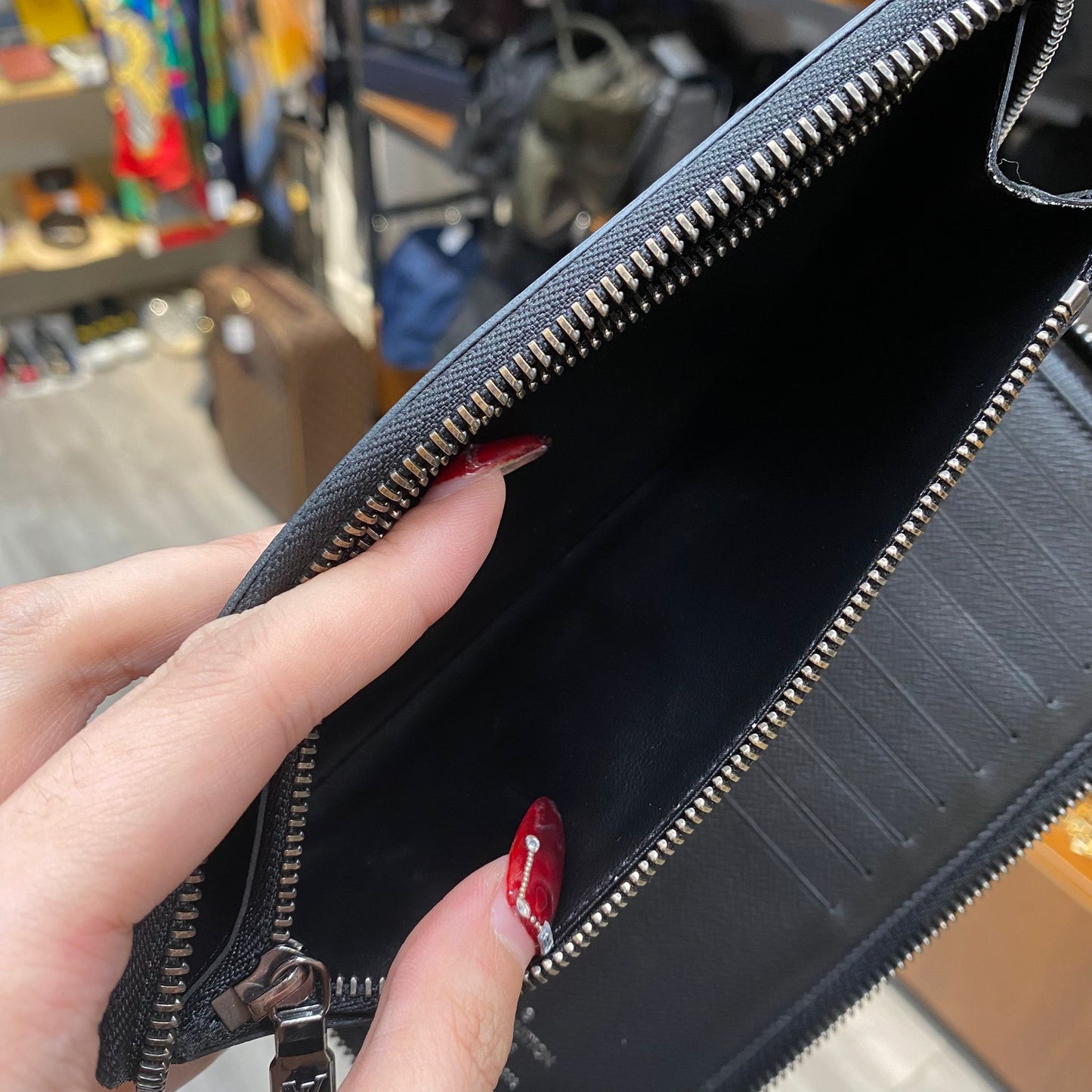 LV 黑花長銀包 有盒